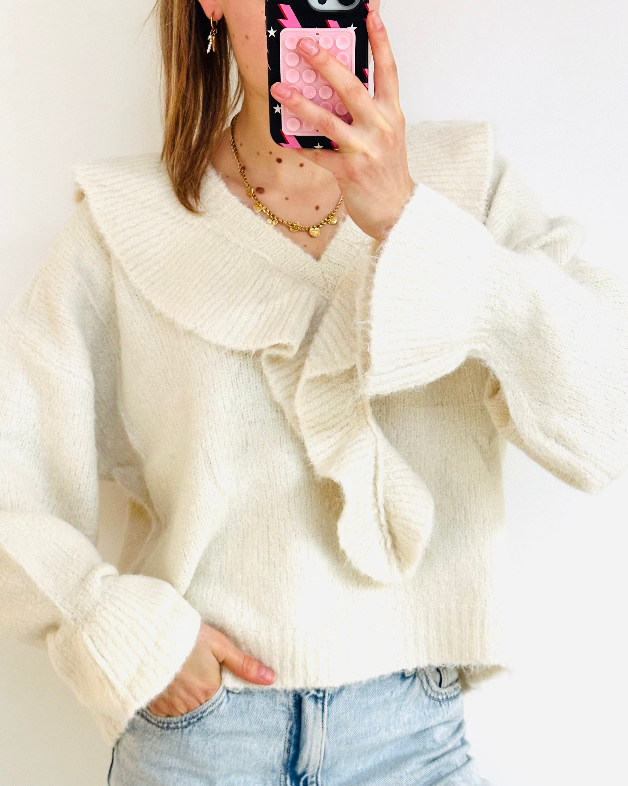 Ruffle sweater off white