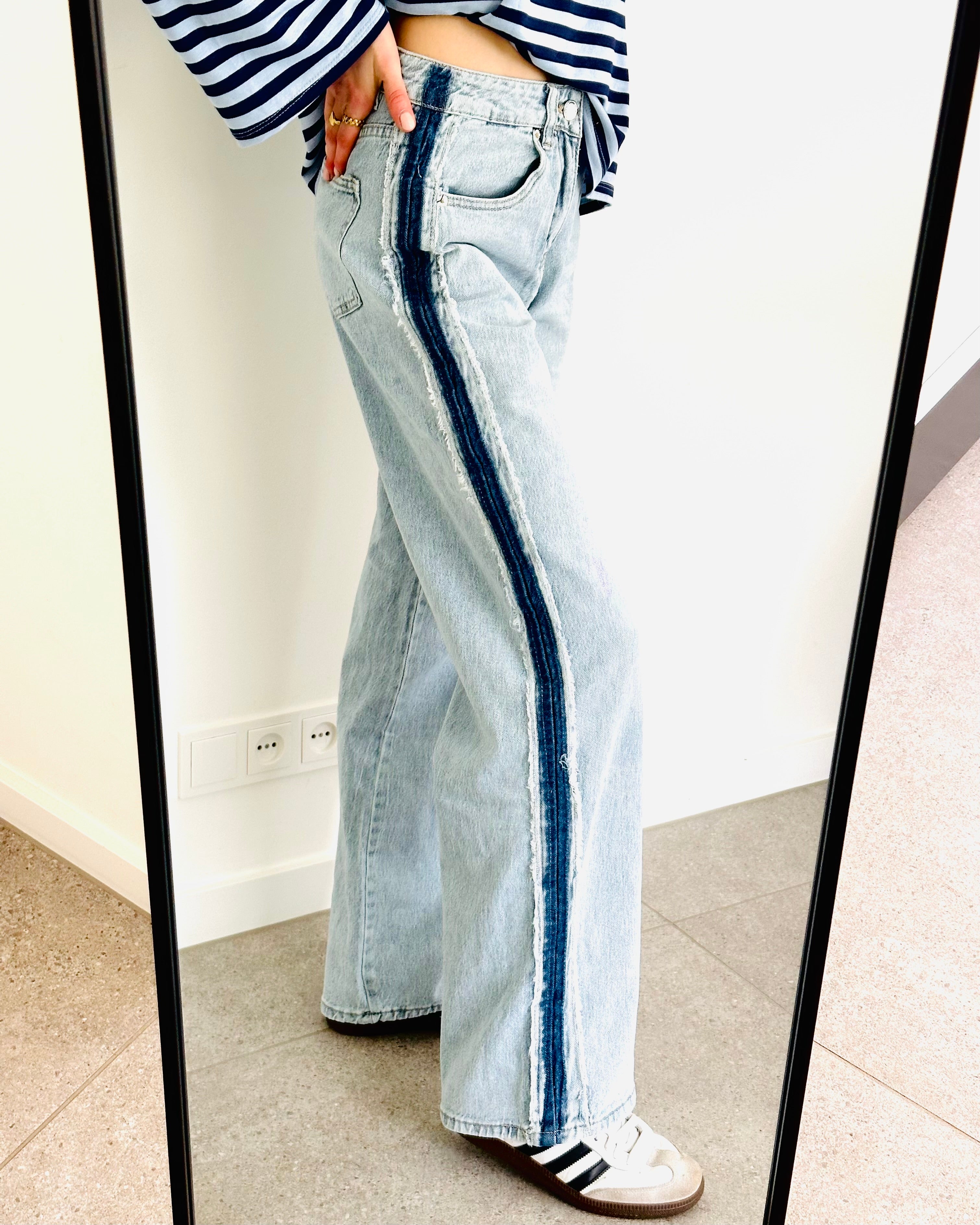 Limited straight leg jeans light blue stripe