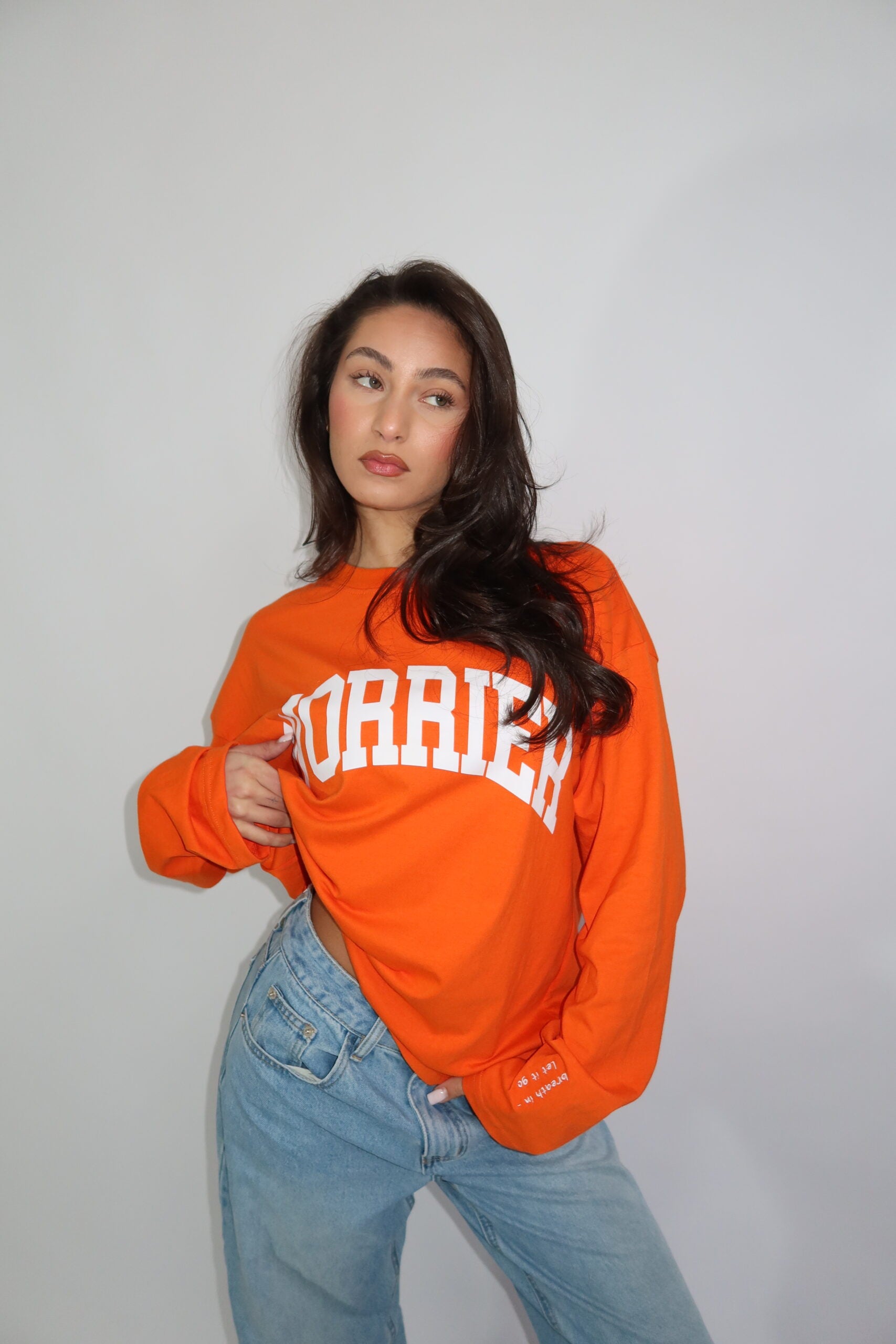 LONGSLEEVE “BREATH IN – LET IT GO” ORANJE
