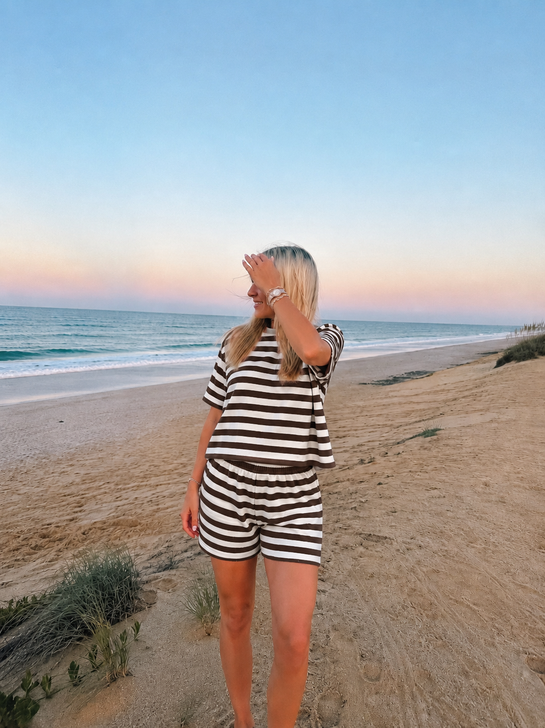 Beach set striped brown white