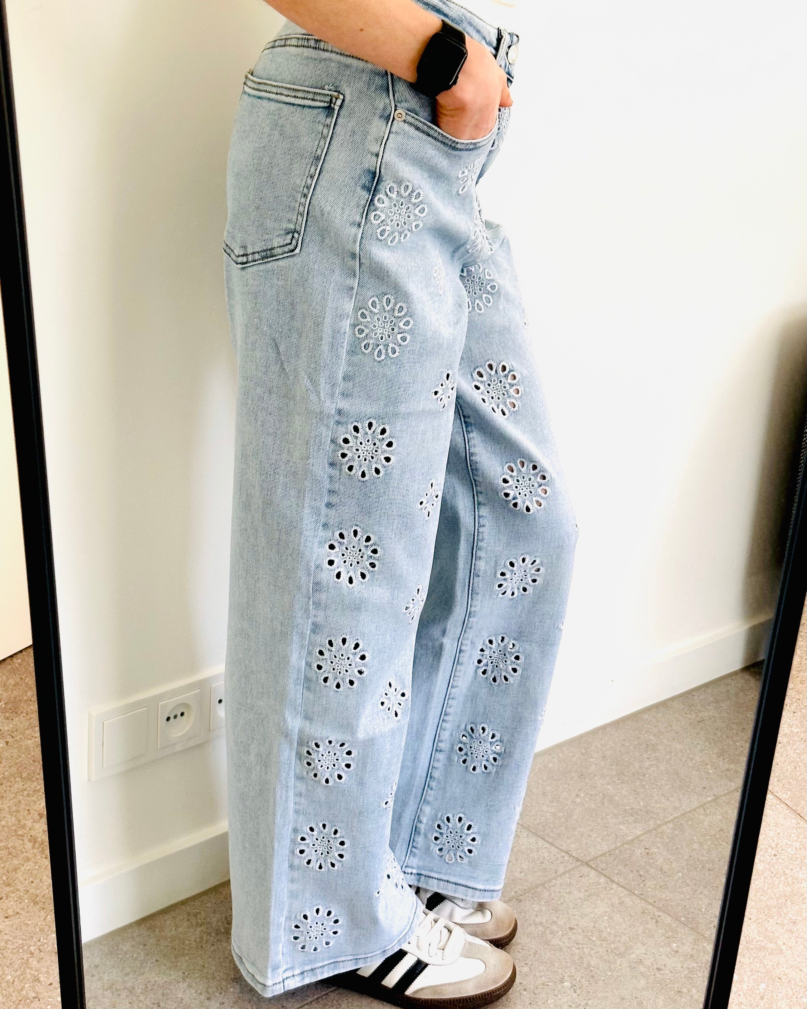 Limited flower straight leg jeans