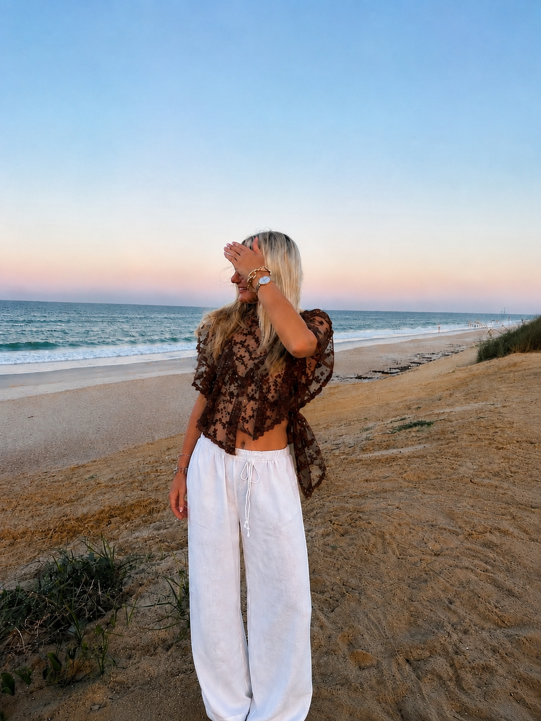 Limited lace bow top brown