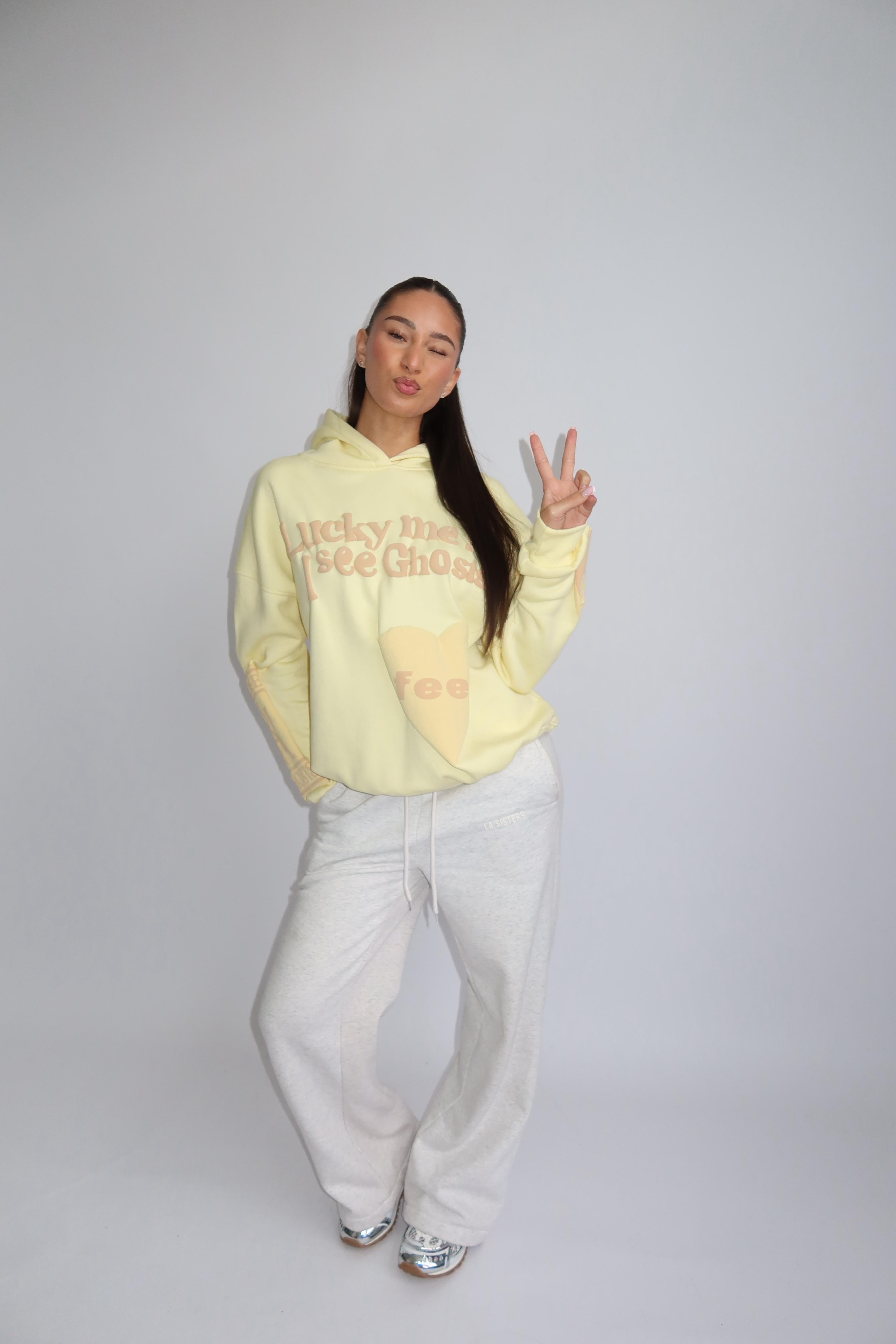 Lucky me hoodie butter yellow