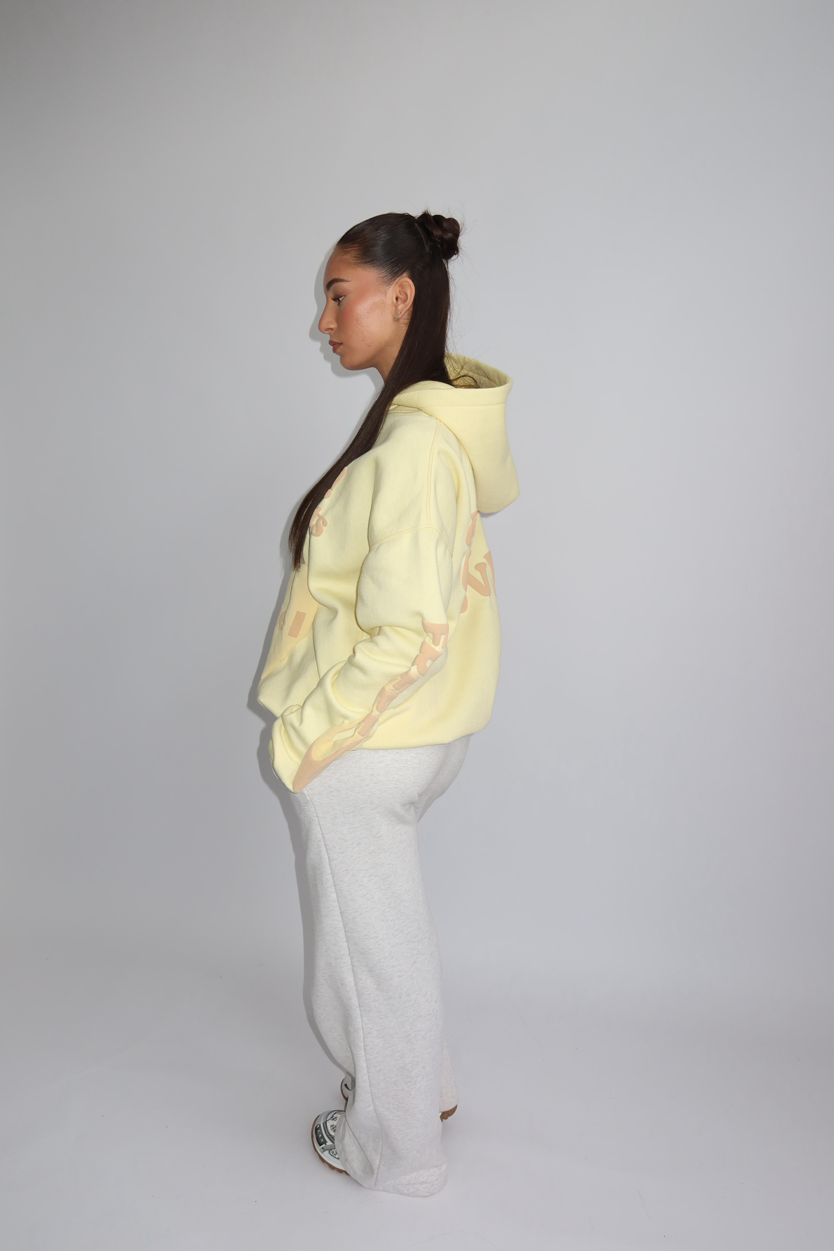 Lucky me hoodie butter yellow