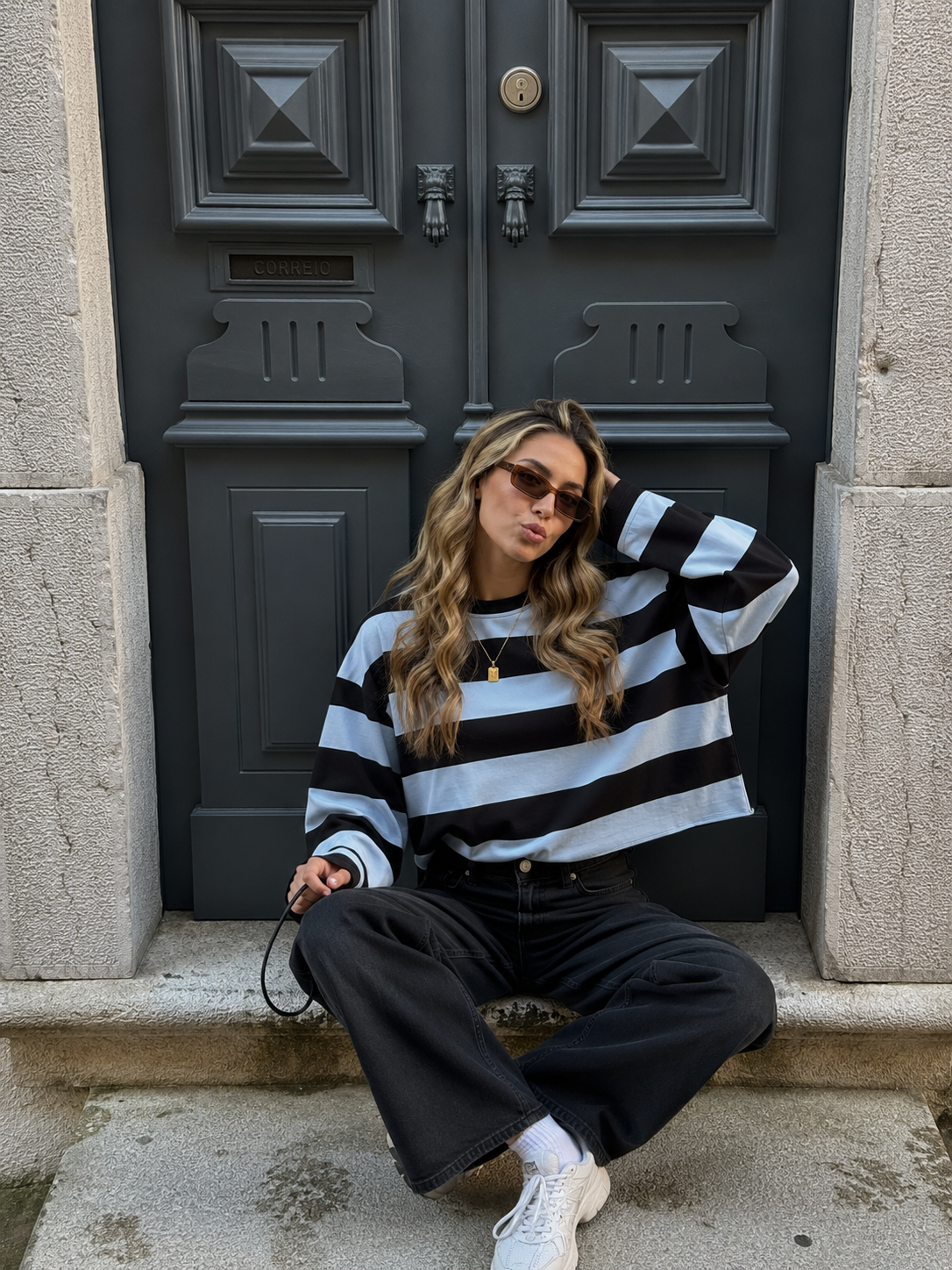 Striped sweatshirt blue brown