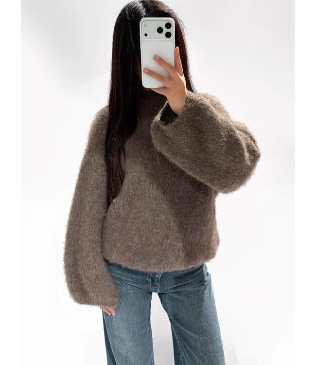 Molly fluffy trui taupe pre order