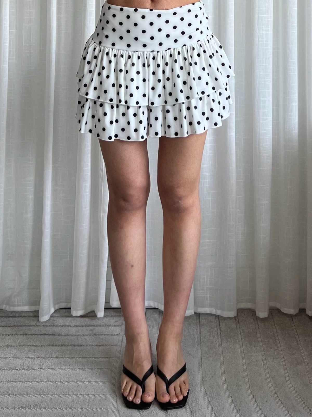 Polka dot skirt white