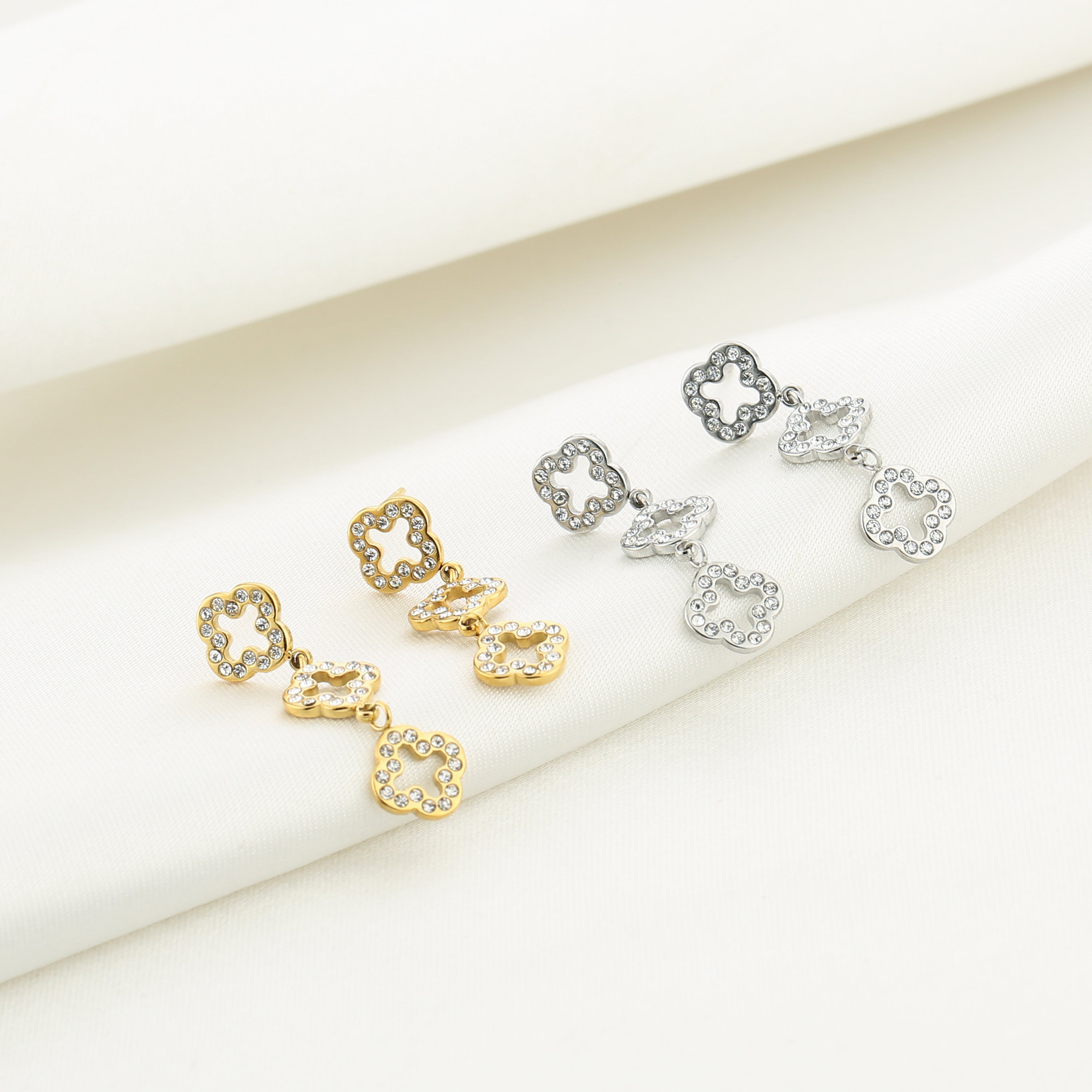 Boucles d'oreilles 3 trèfles en or
