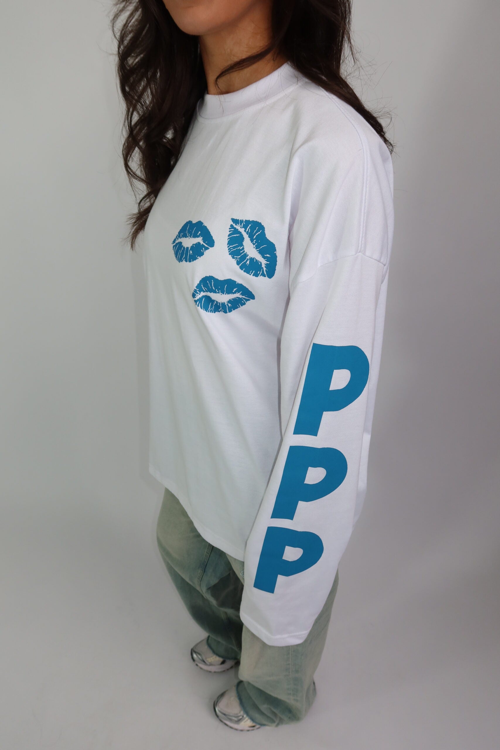Priority kiss longsleeve white blue