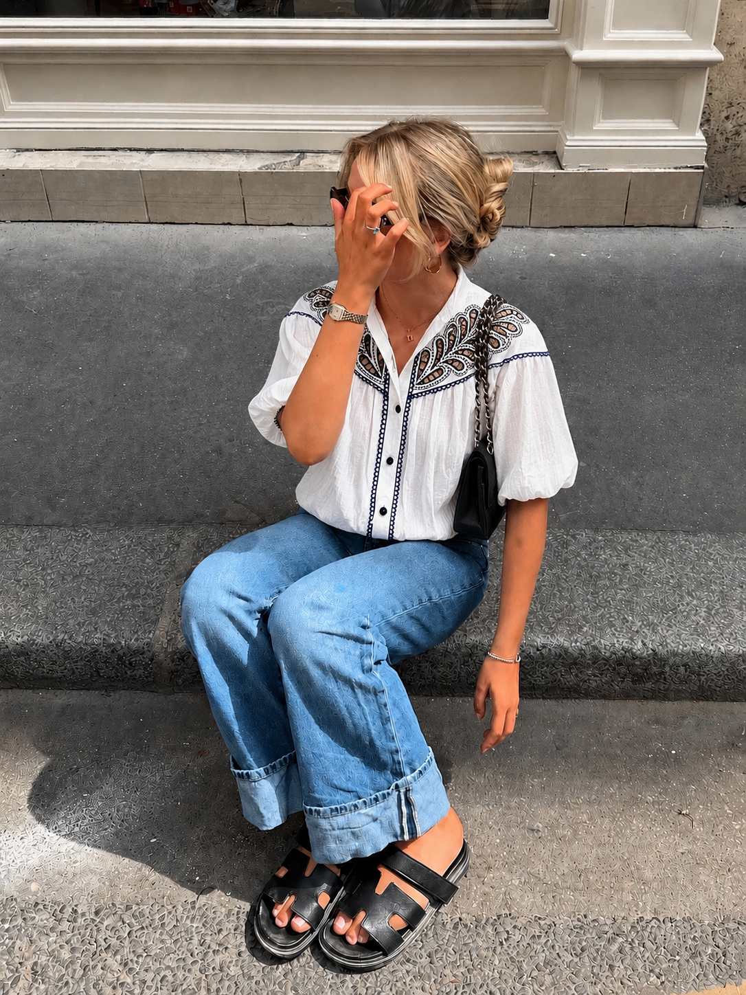 Broderie blossom blouse white blue