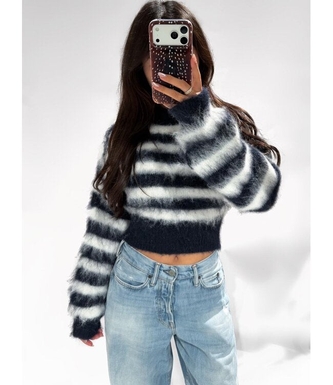 Mila Fluffy trui striped navy white