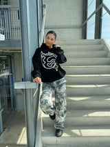 Make me a priority hoodie zwart