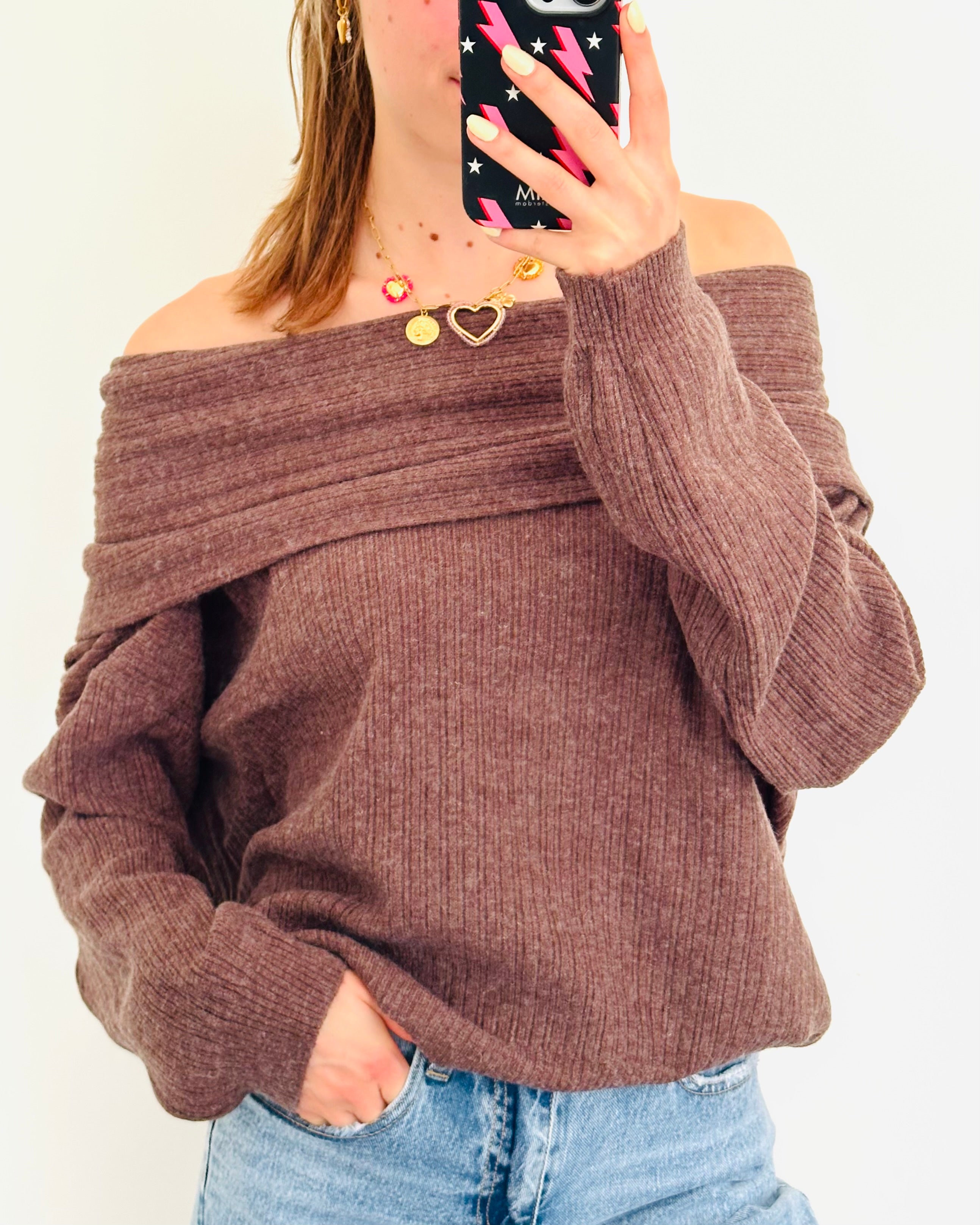 Off-shoulder sweater taupe