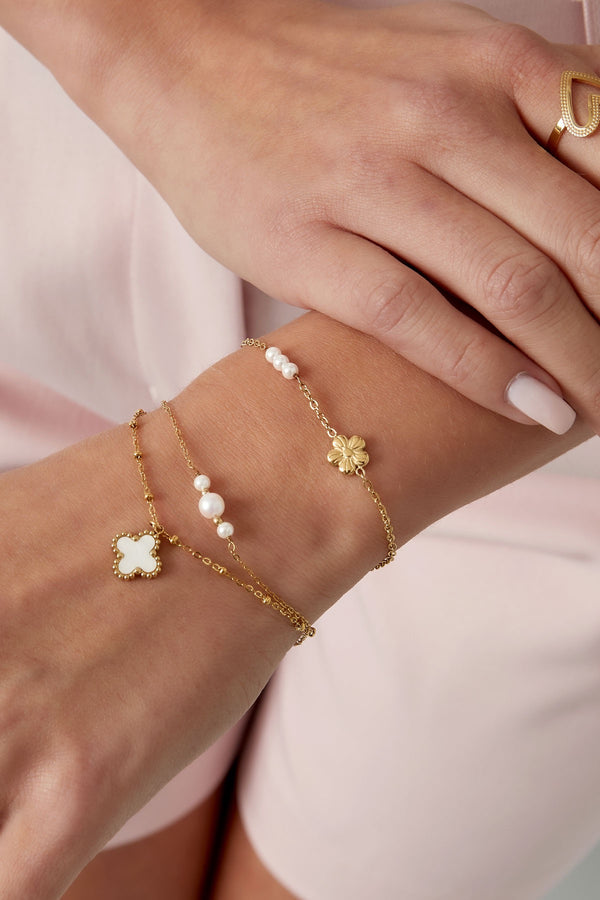 Flower pearl armband goud