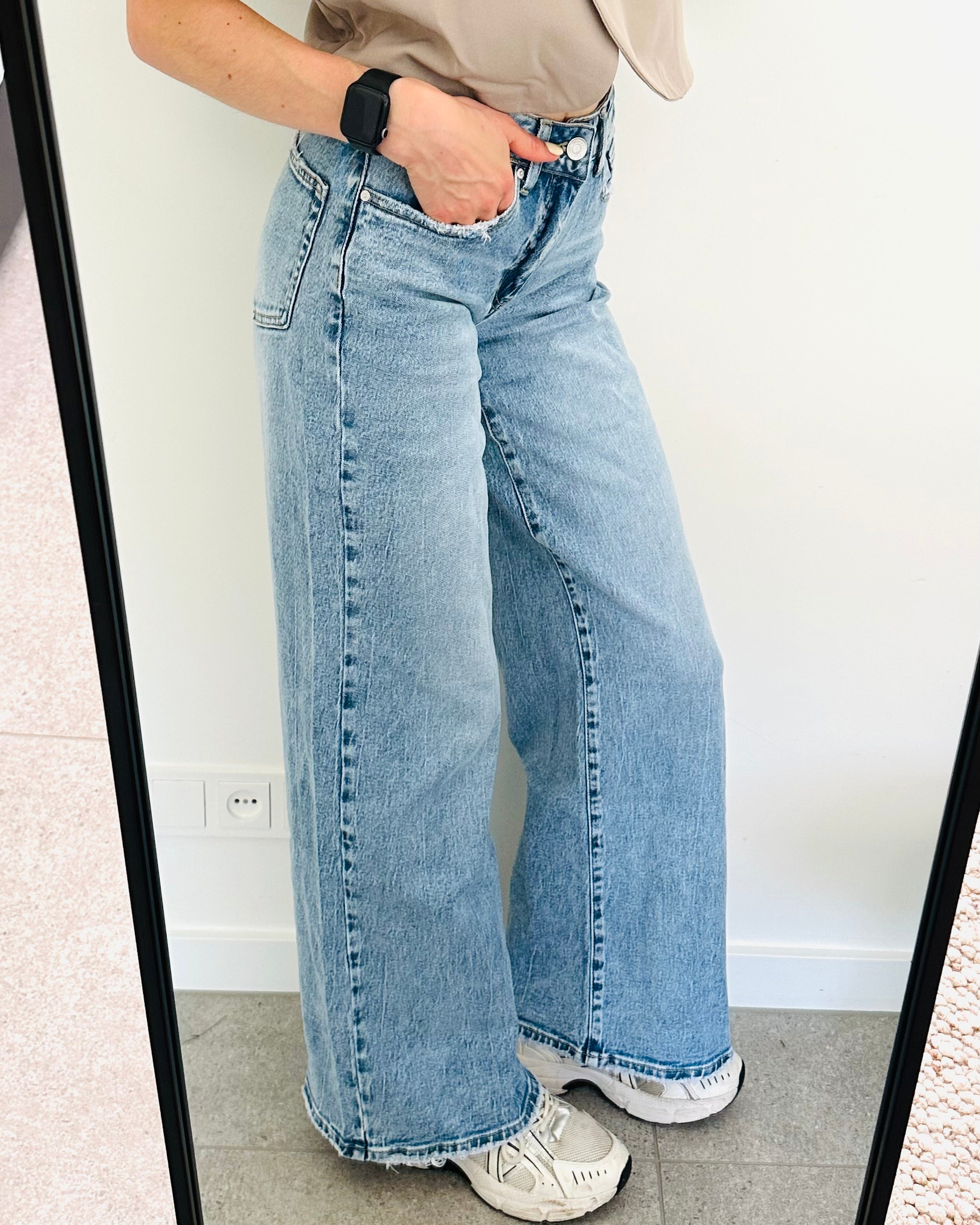 Straight leg jeans light blue