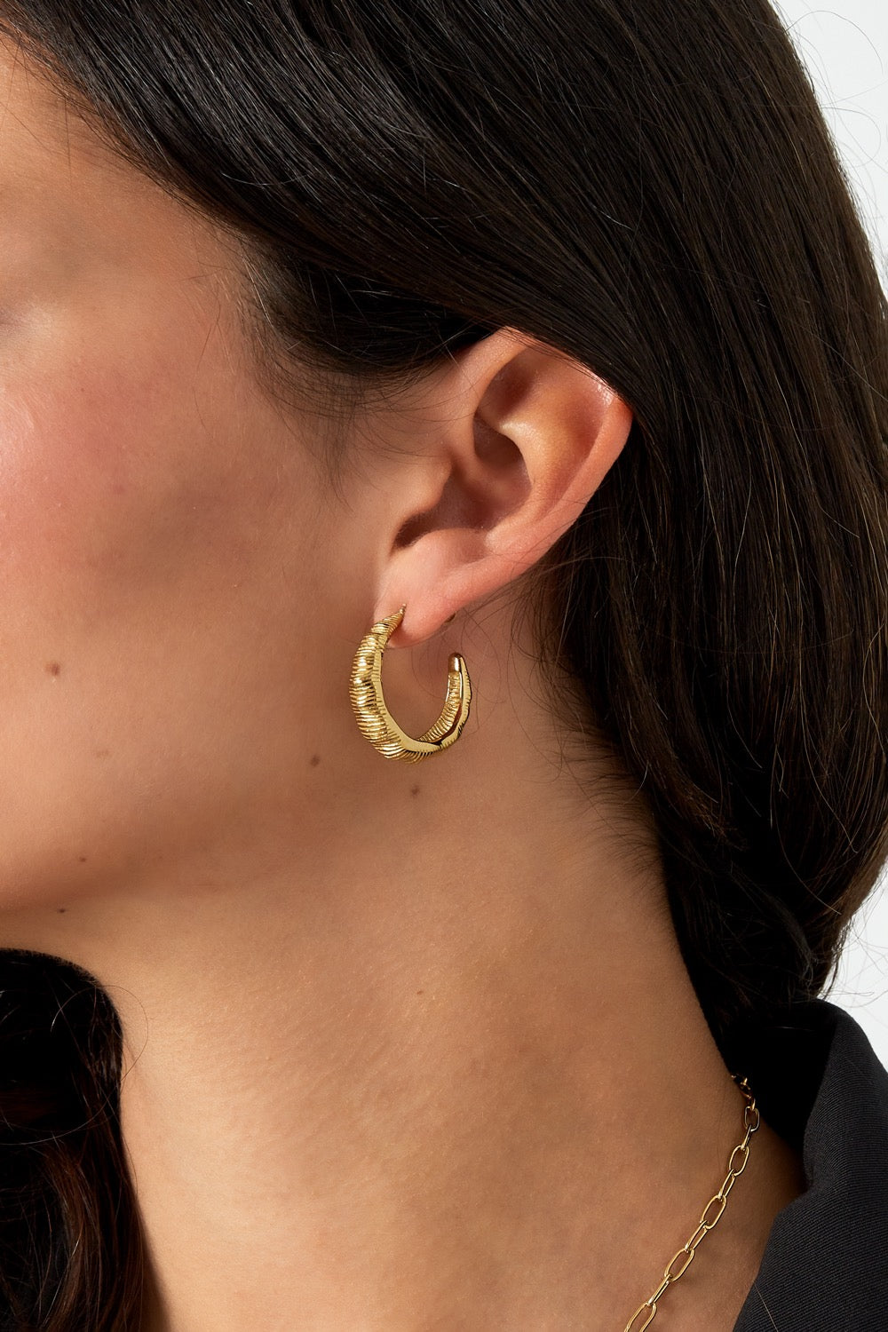 Textured hoops oorbellen goud