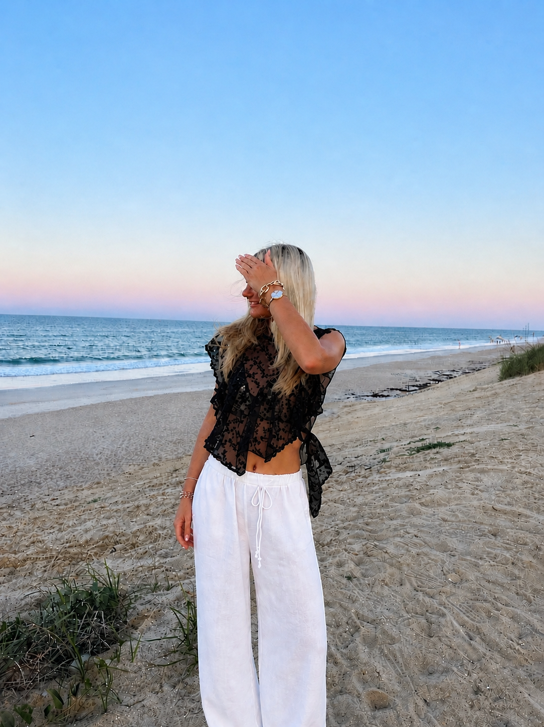 Limited lace bow top black