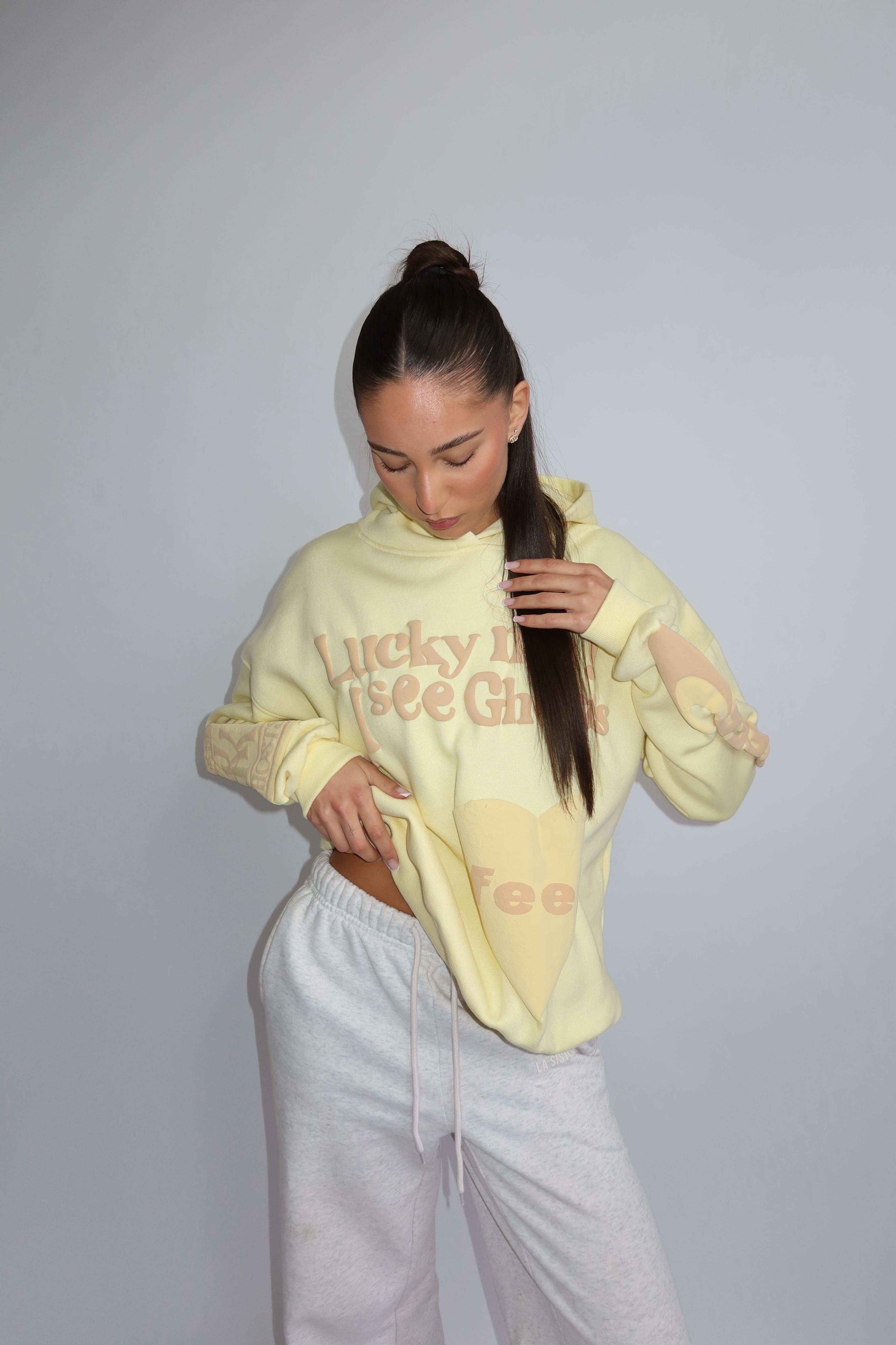 Lucky me hoodie butter yellow