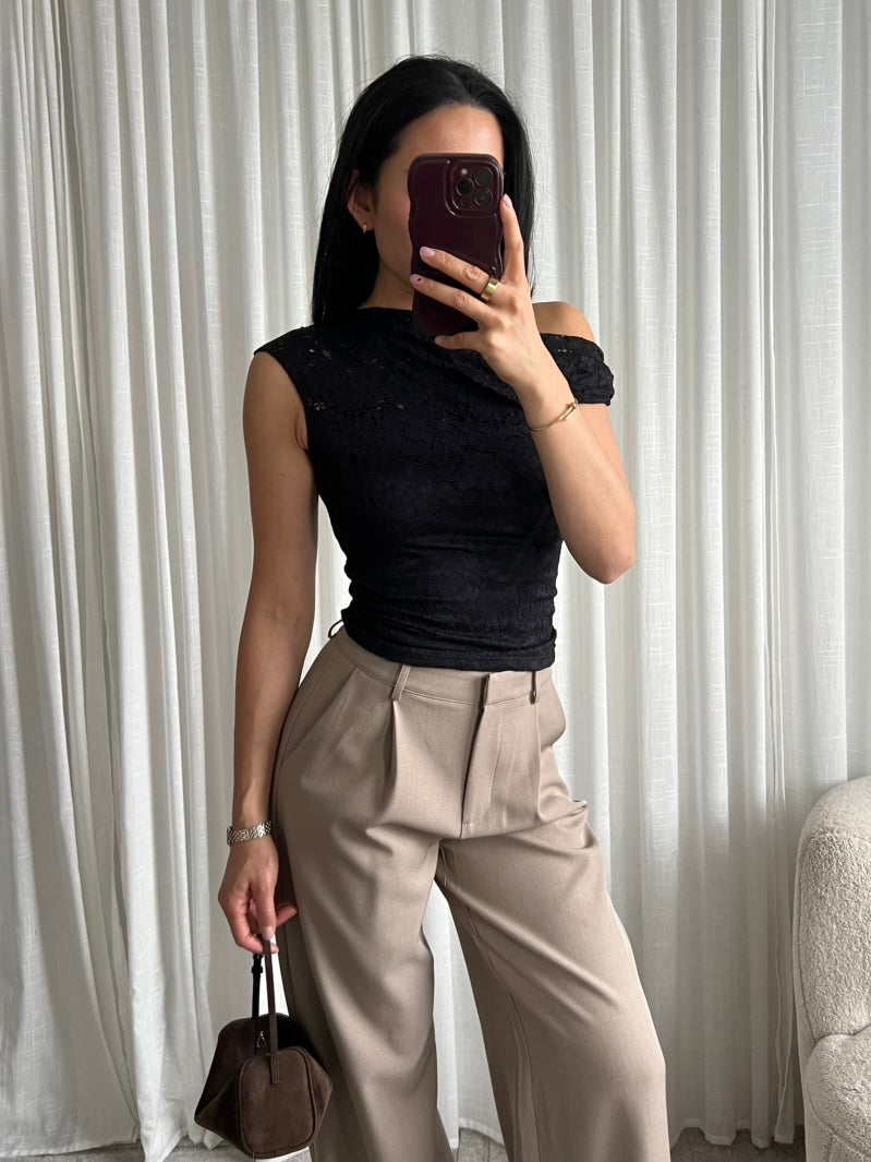 Lace draped top black