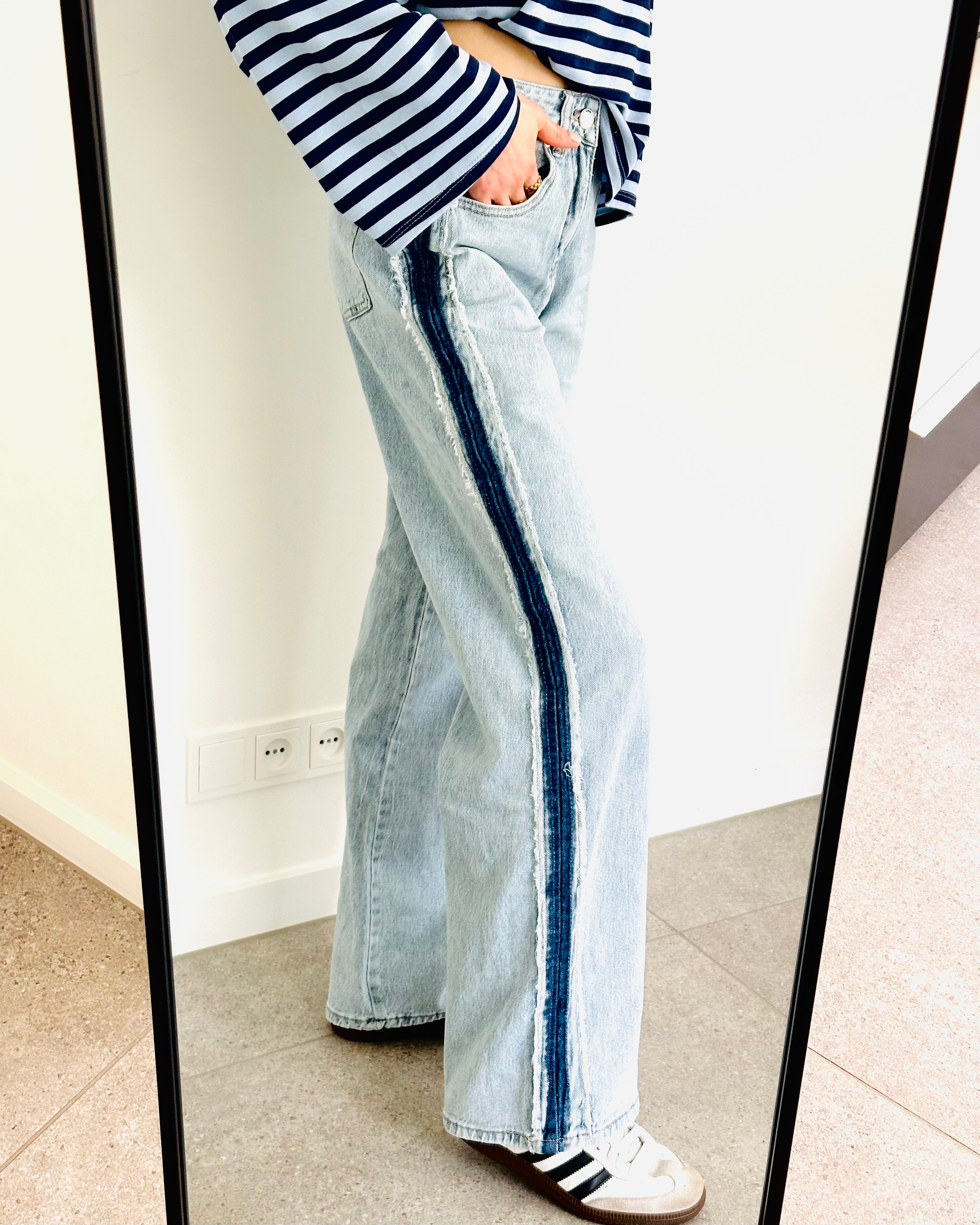 Limited straight leg jeans light blue stripe