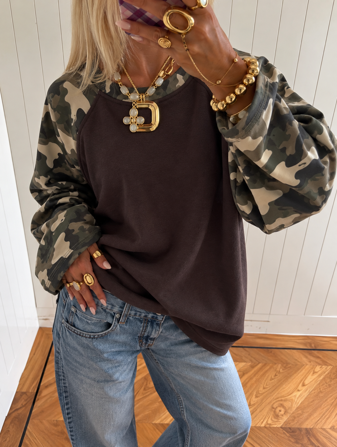 Basic Camo Sleeve Sweatshirt Brown