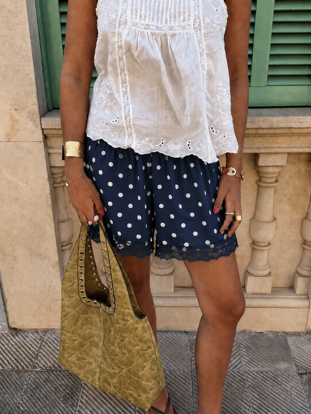 Limited lace polka dots short navy