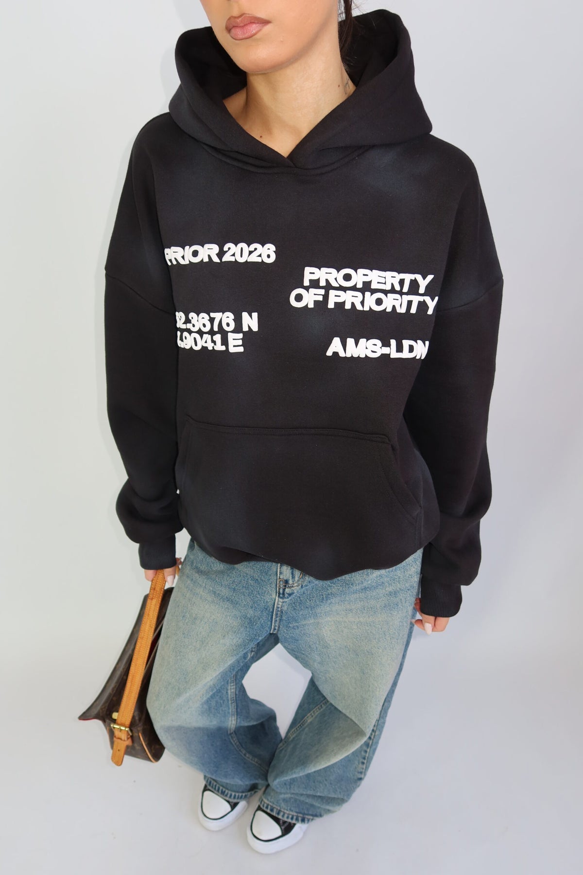Priority hoodie ~ cloud zwart