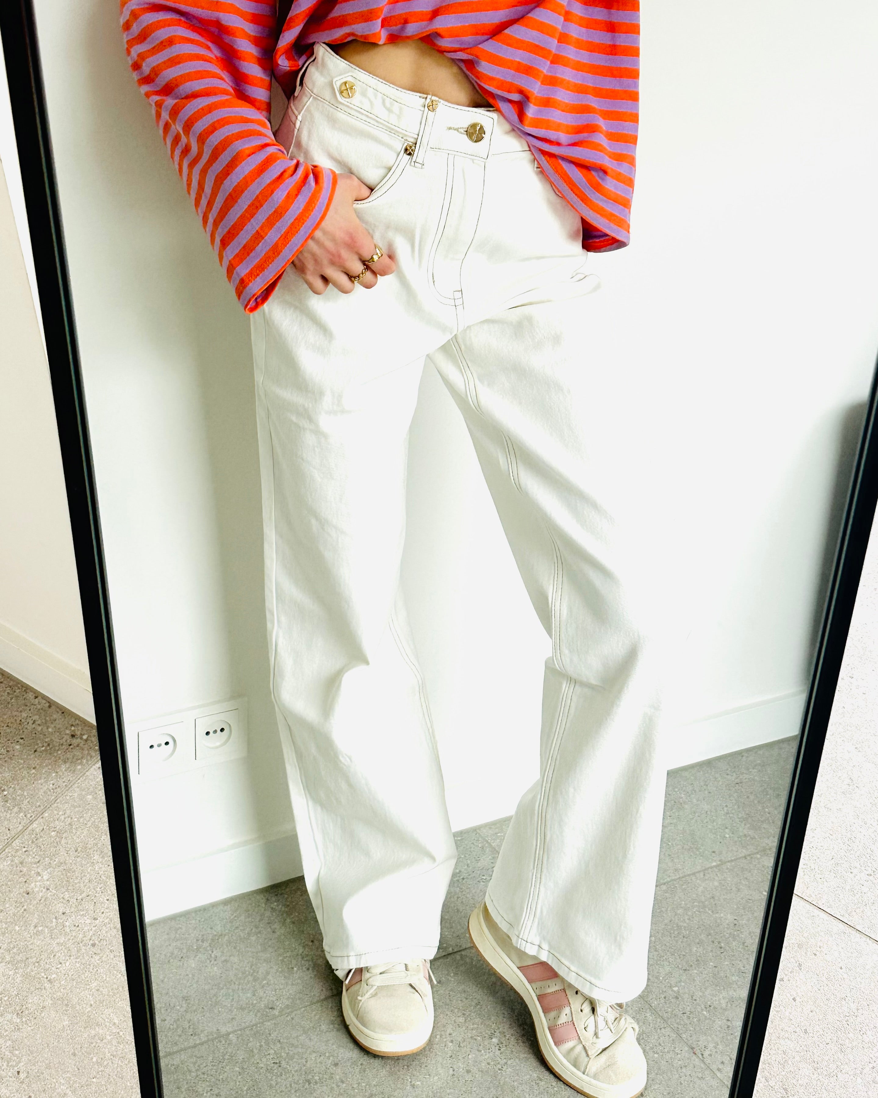 Straight leg jeans studs white