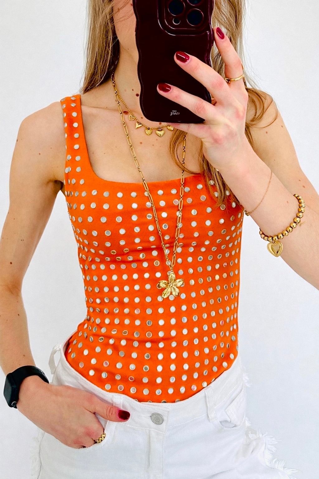 Studs body orange