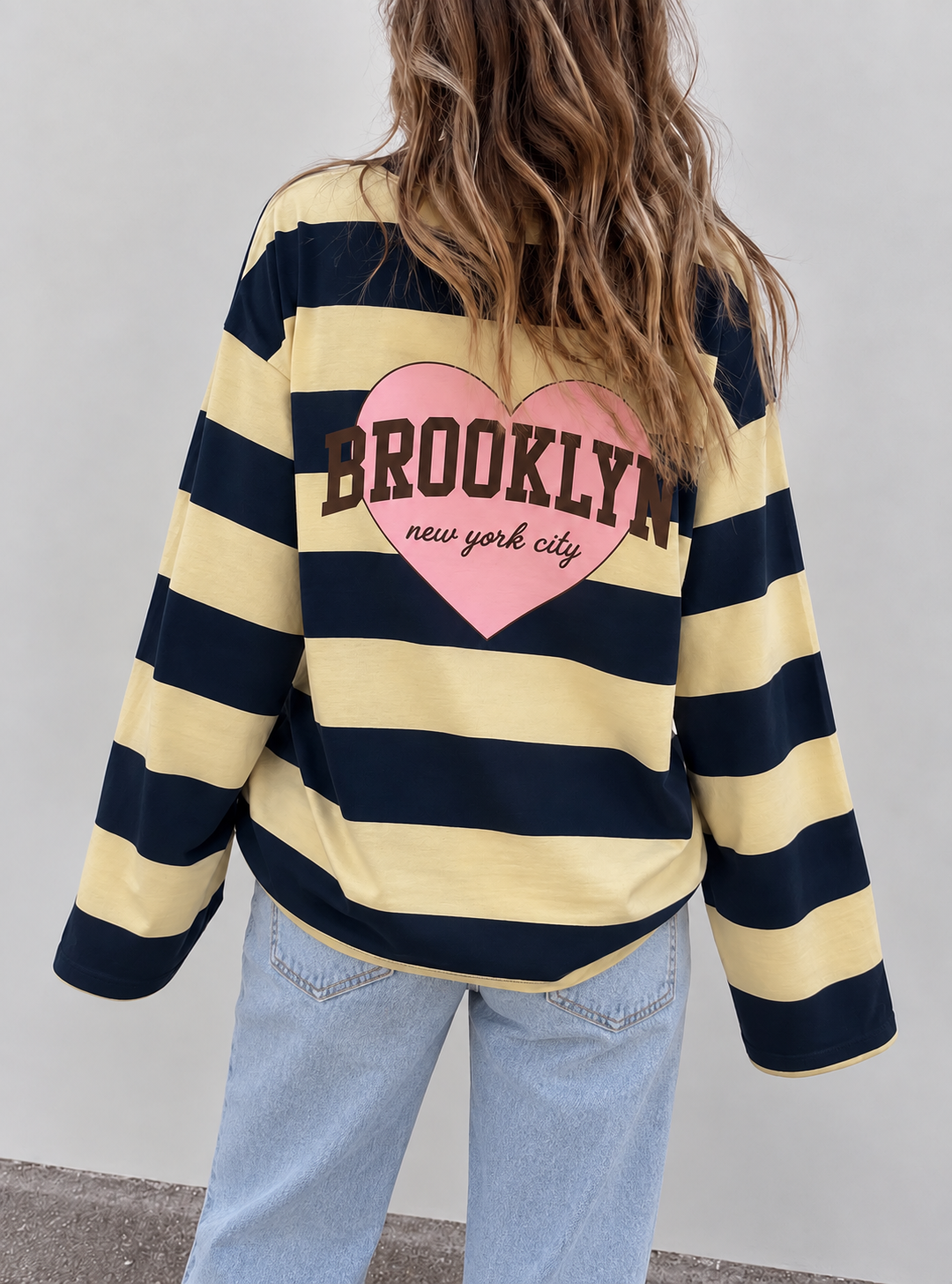 Brooklyn sweatshirt navy butter yellow