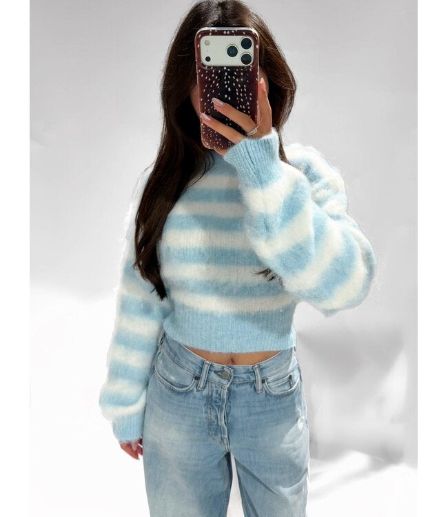 Mila Fluffy trui striped baby blue