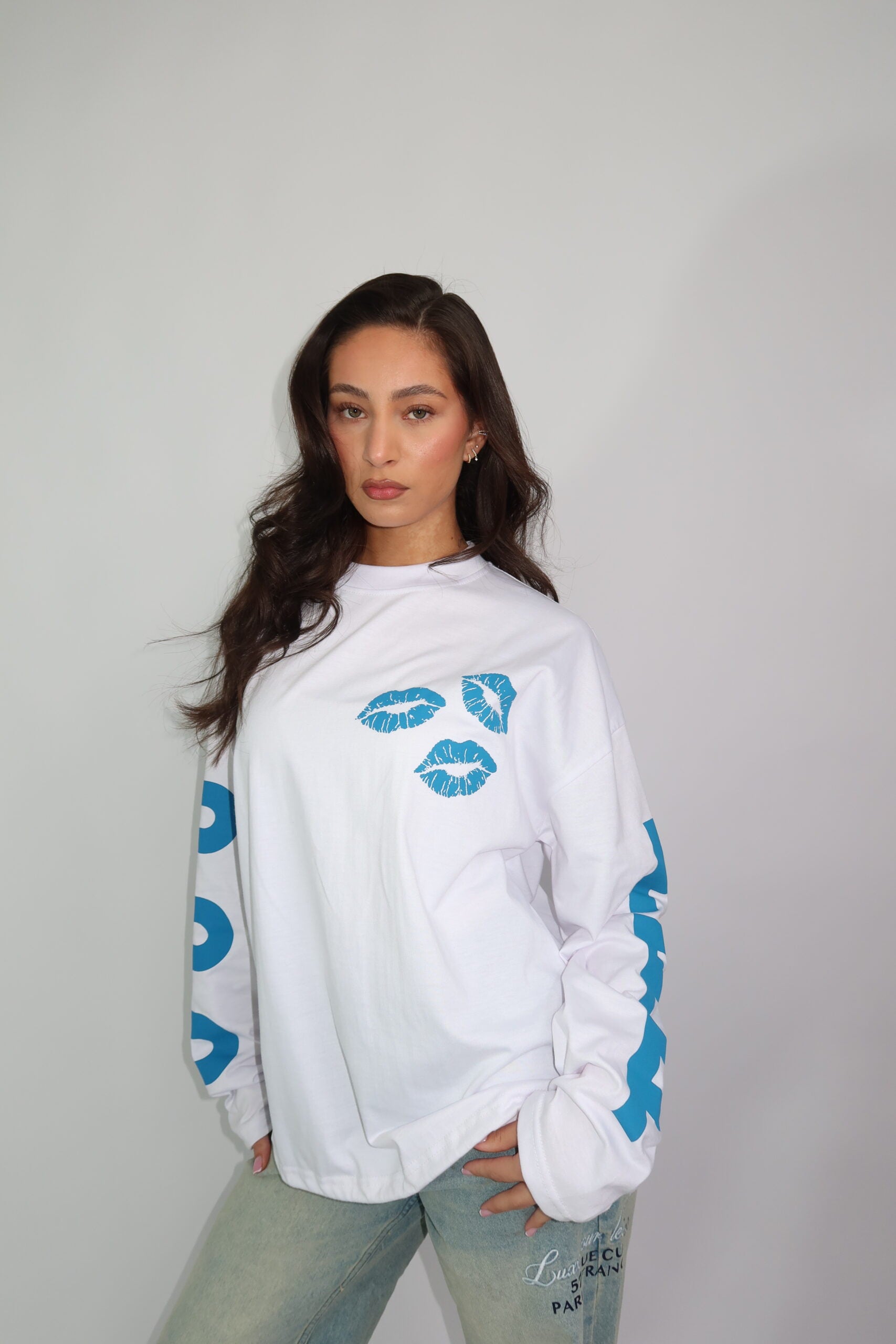Priority kiss longsleeve white blue