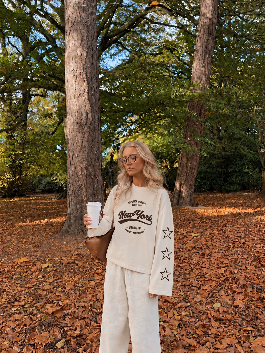 NYC star sweatshirt cream