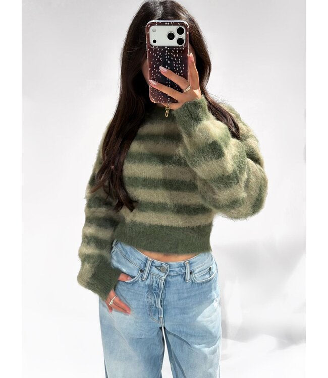 Mila Fluffy trui striped khaki