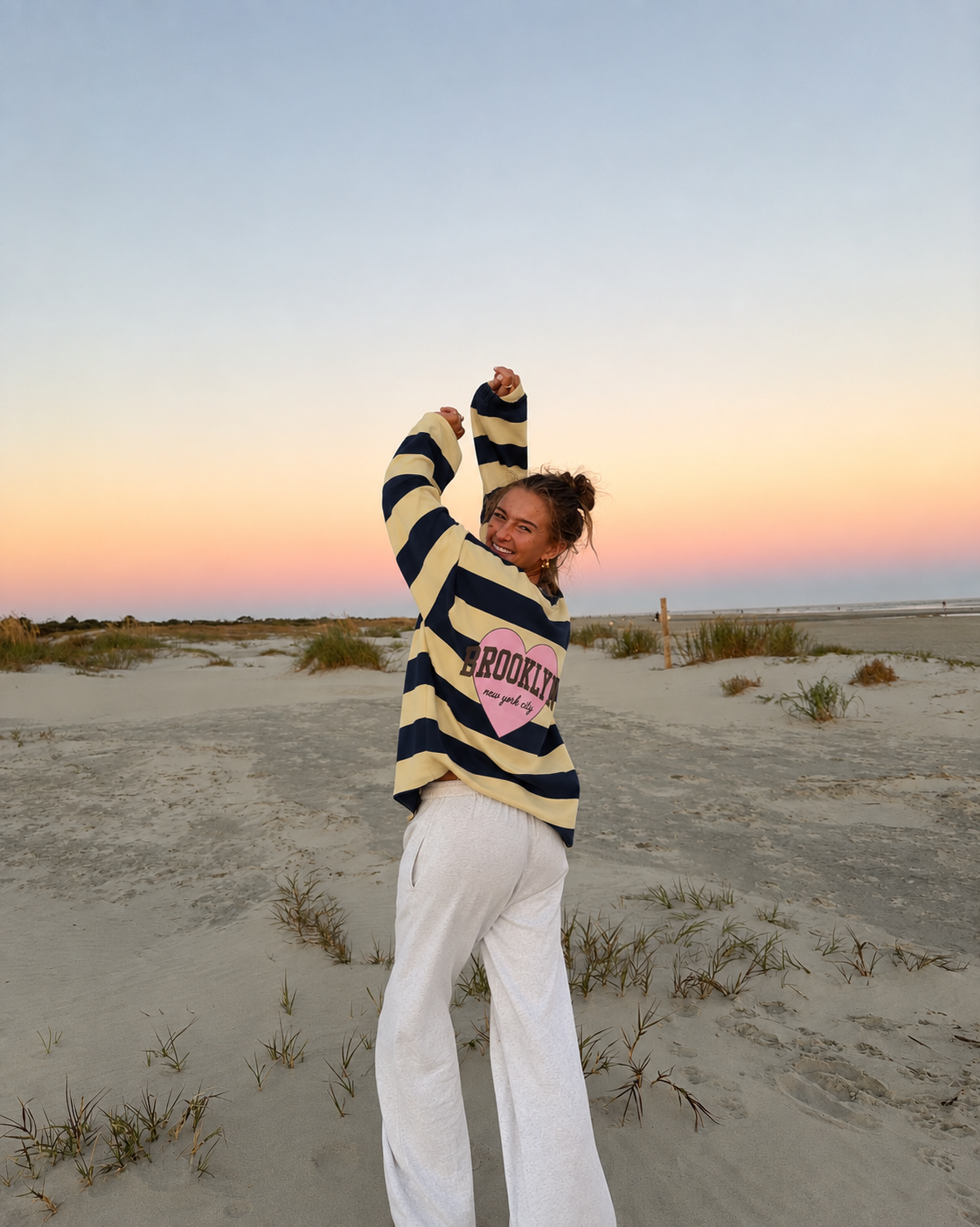 Brooklyn sweatshirt navy butter yellow