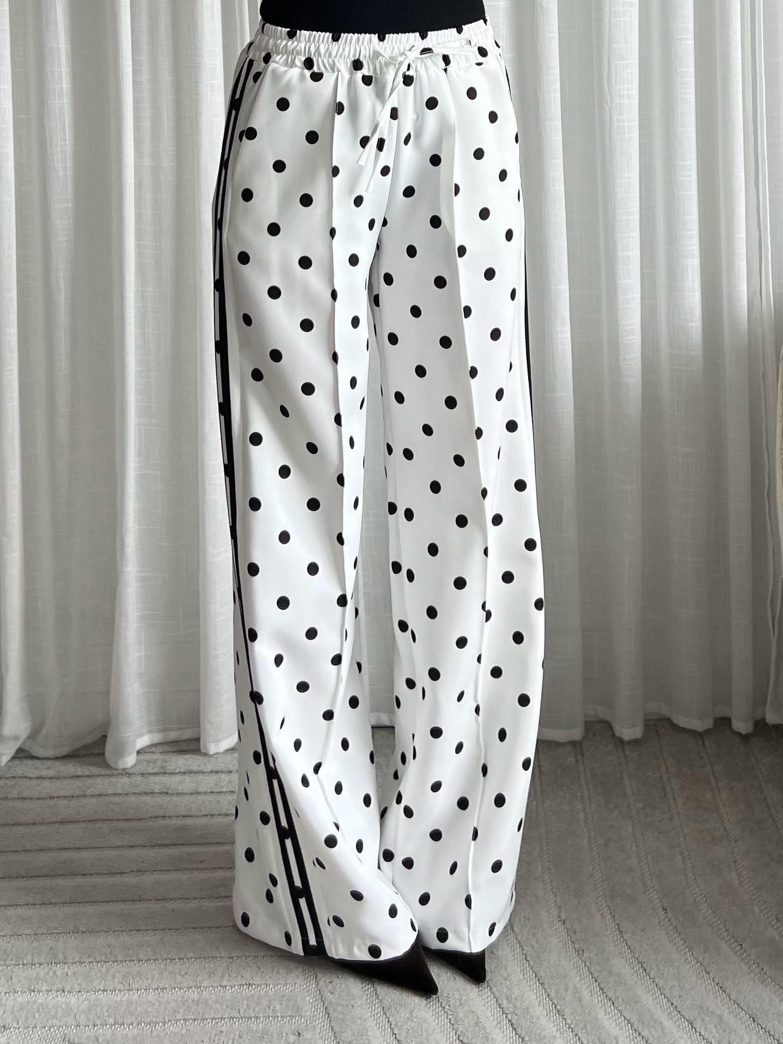 Limited polka dots pants white