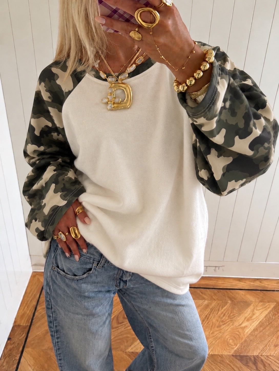 Basic Camo Sleeve Sweatshirt cream