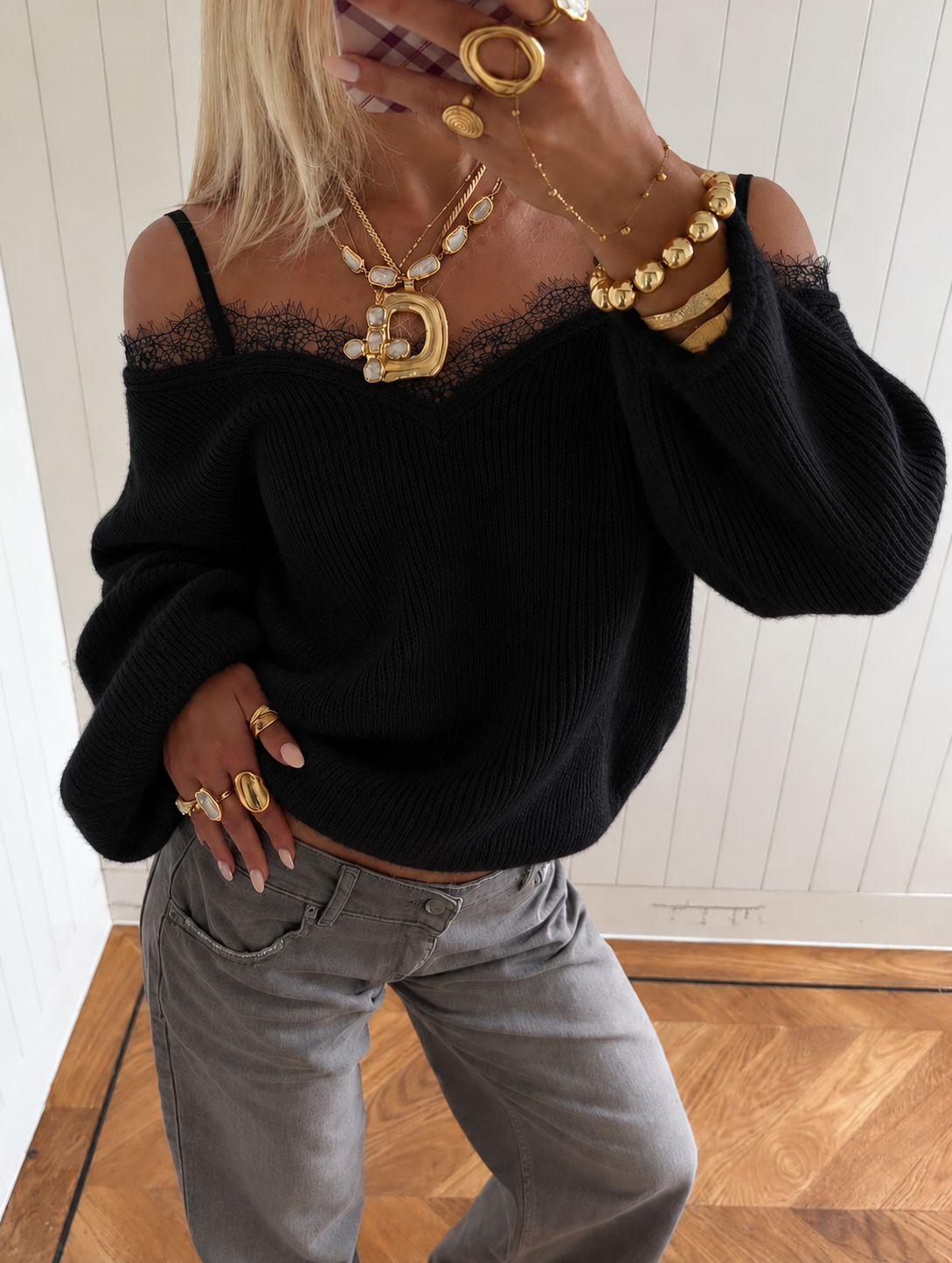 Lace sweater black