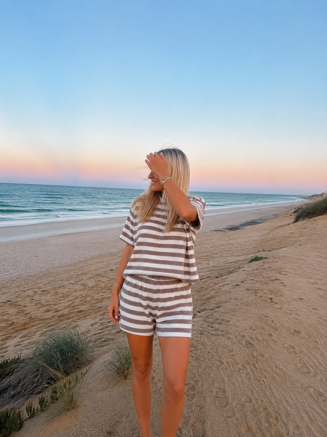 Beach set striped beige white