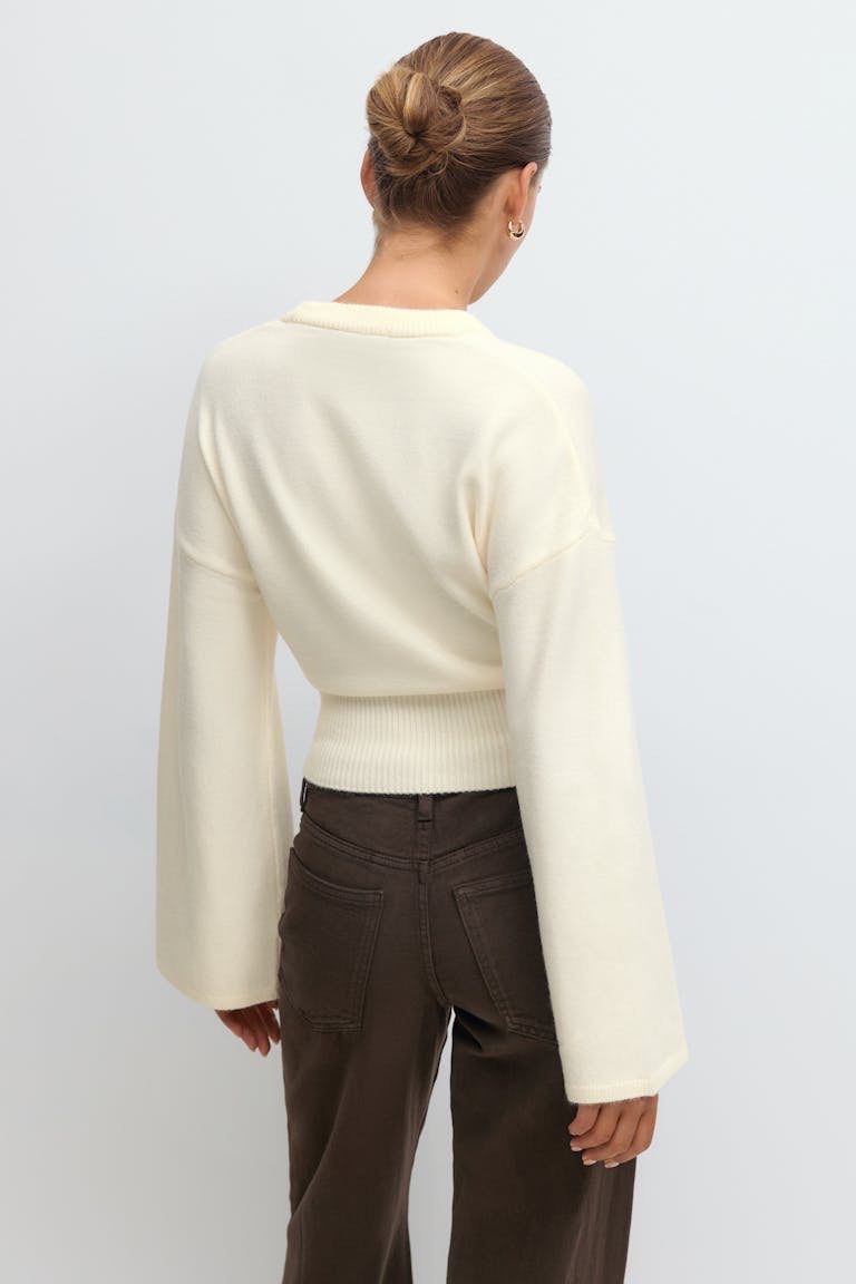 Fitted knit cream