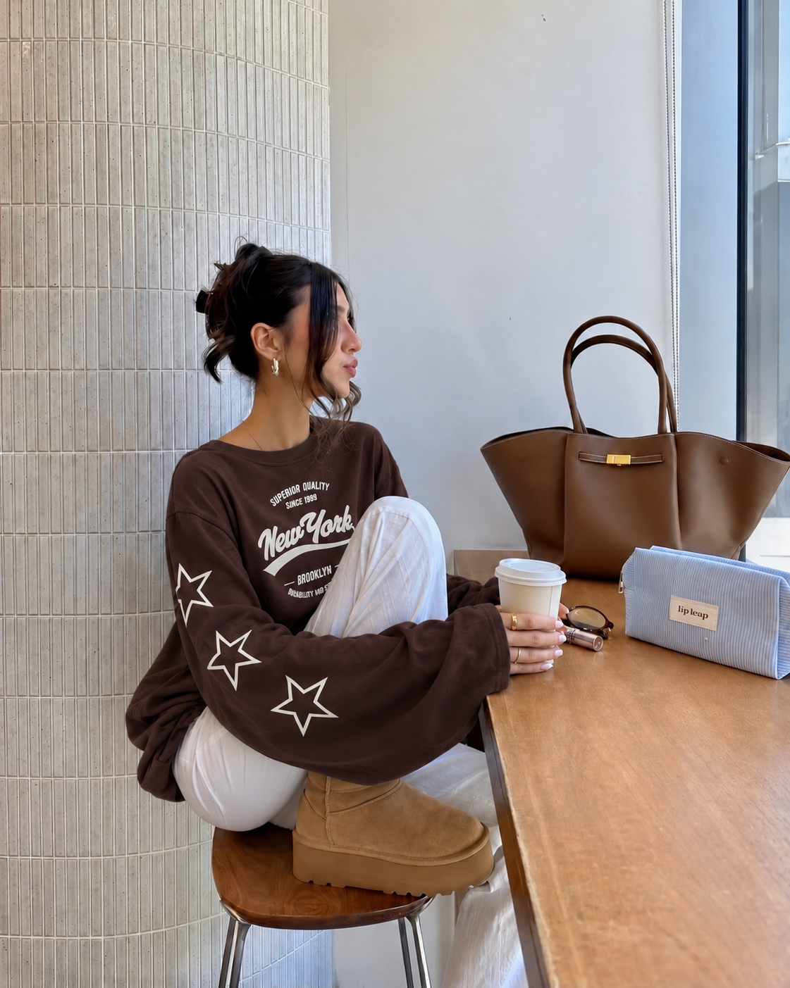 NYC star sweatshirt brown