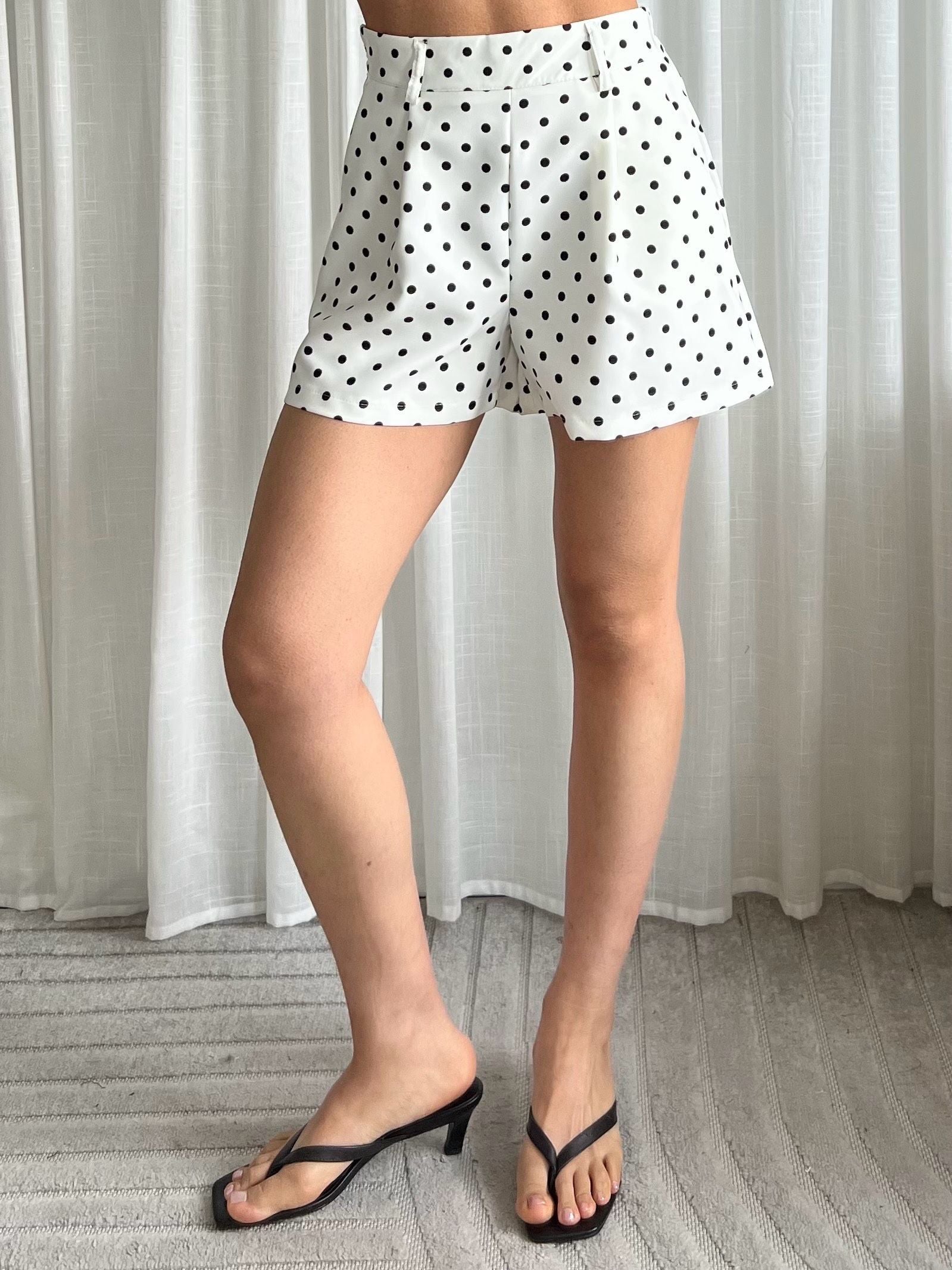 Polka dot shorts white