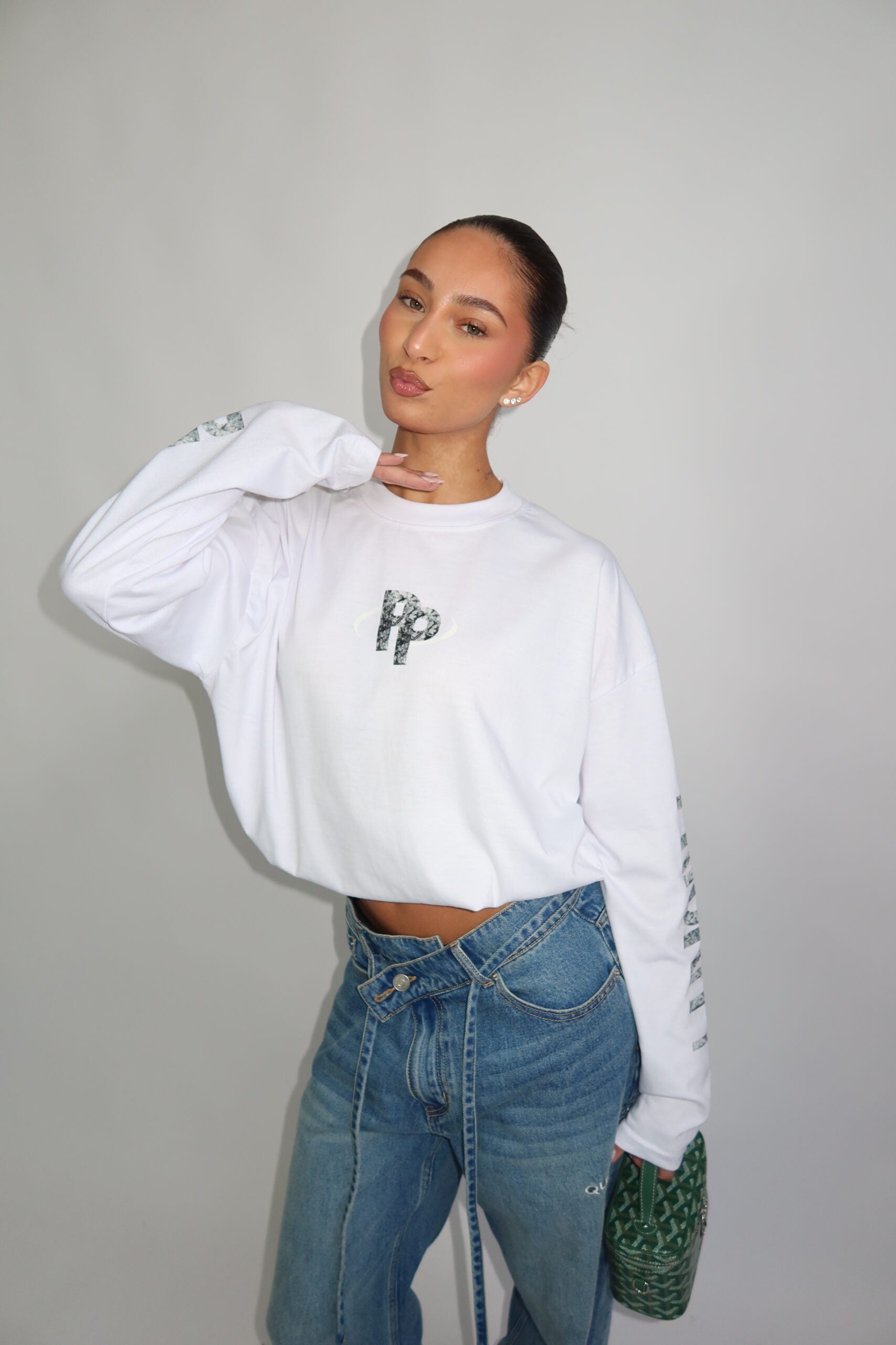 Priority return longsleeve wit