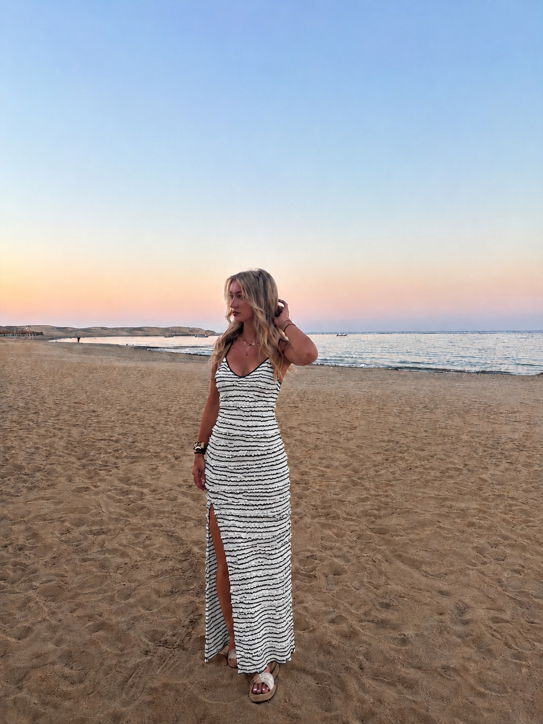 Santorini dress lang split white black