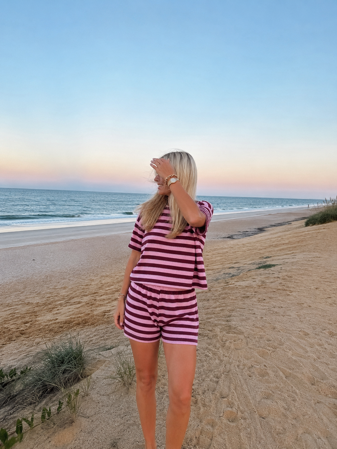 Beach set striped pink bordeaux