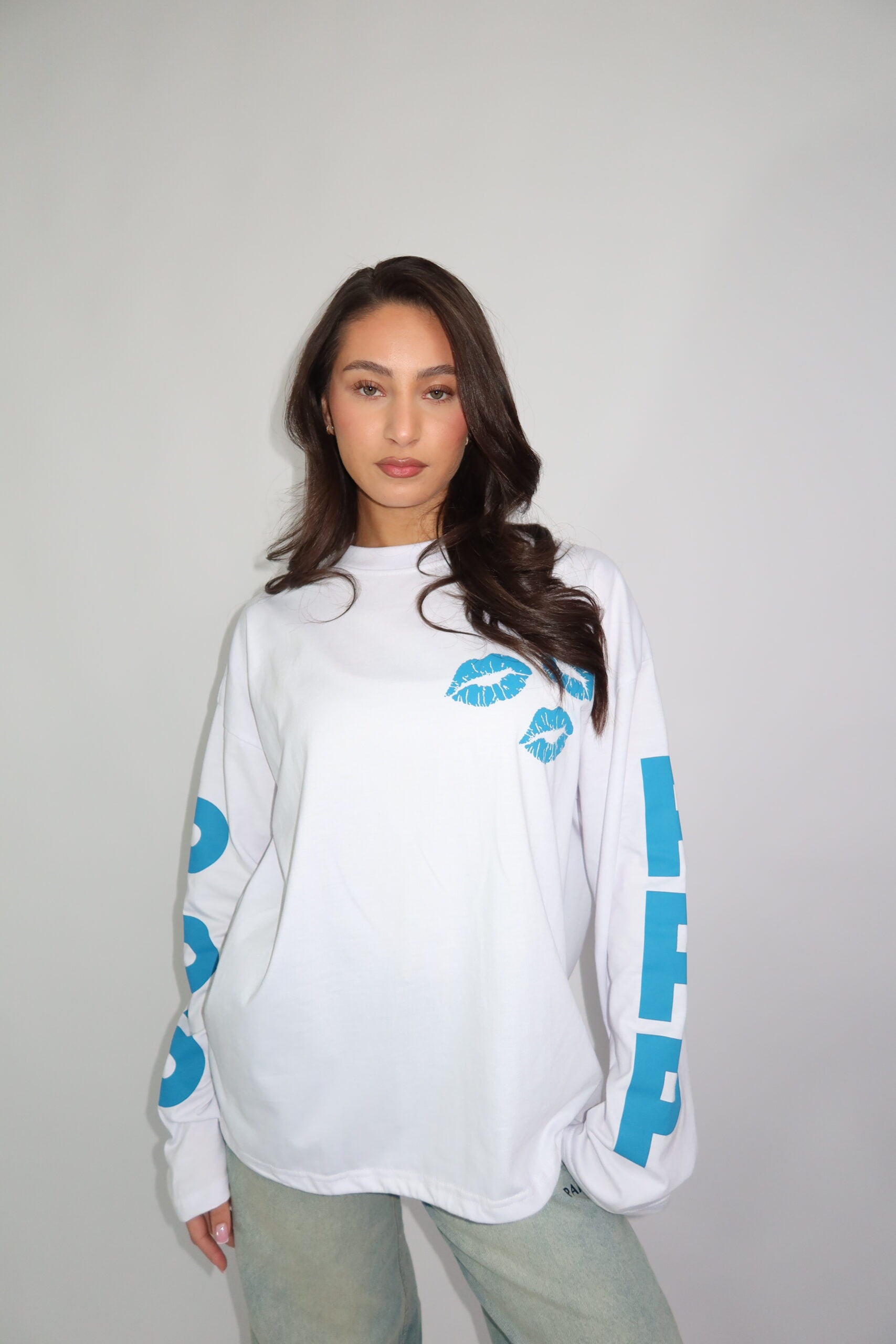 Priority kiss longsleeve white blue