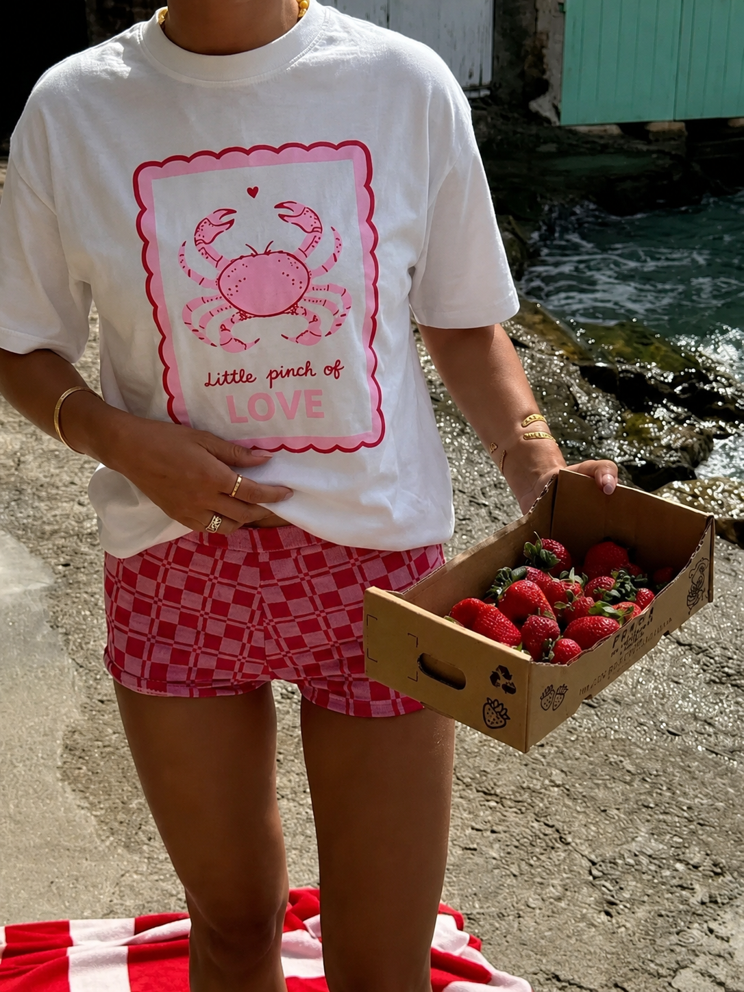 Little pinch of love shirt wit
