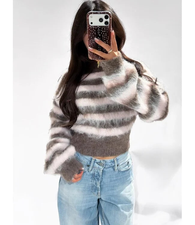 Mila Fluffy trui striped pink/taupe