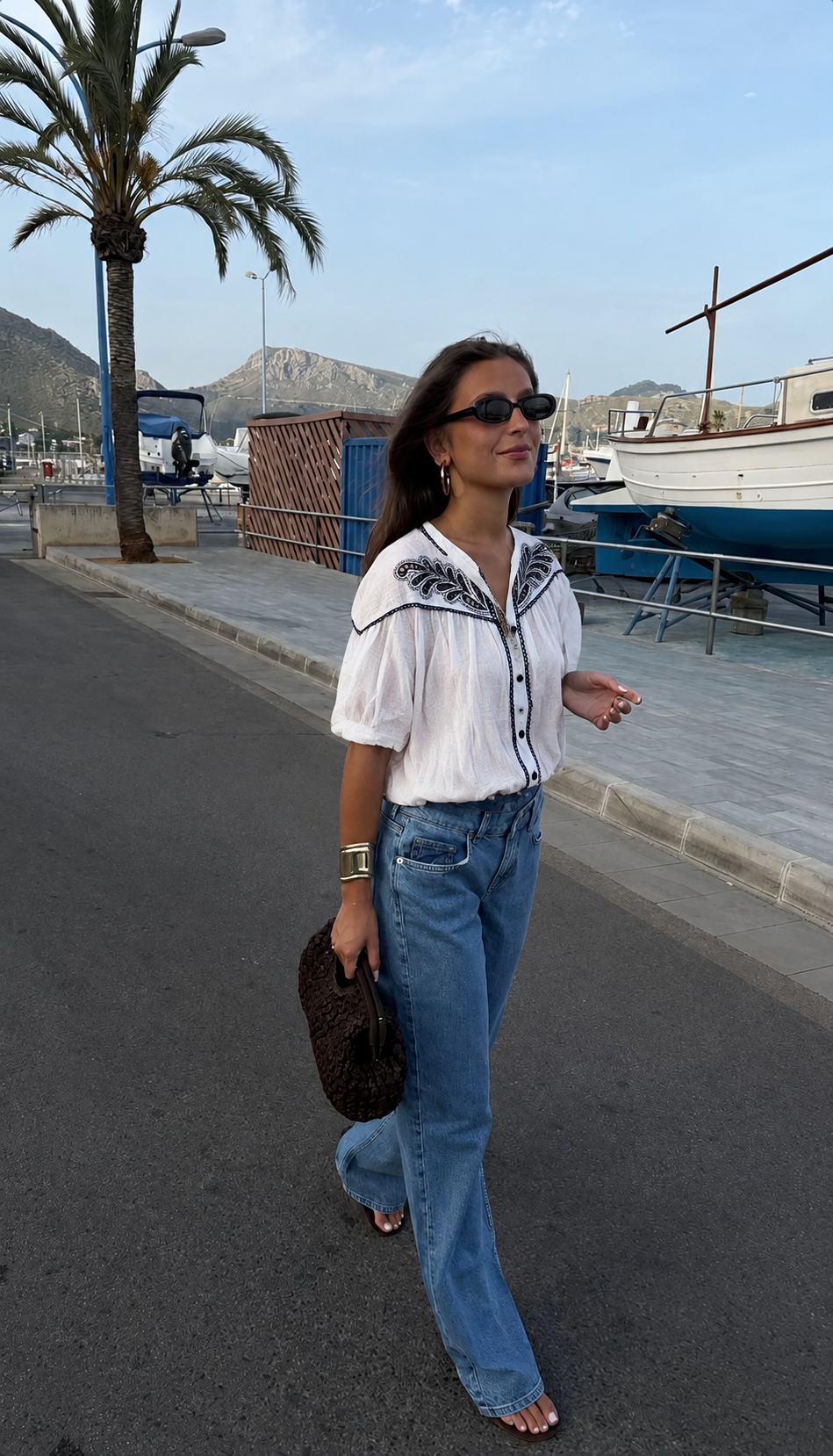 Broderie blossom blouse white blue