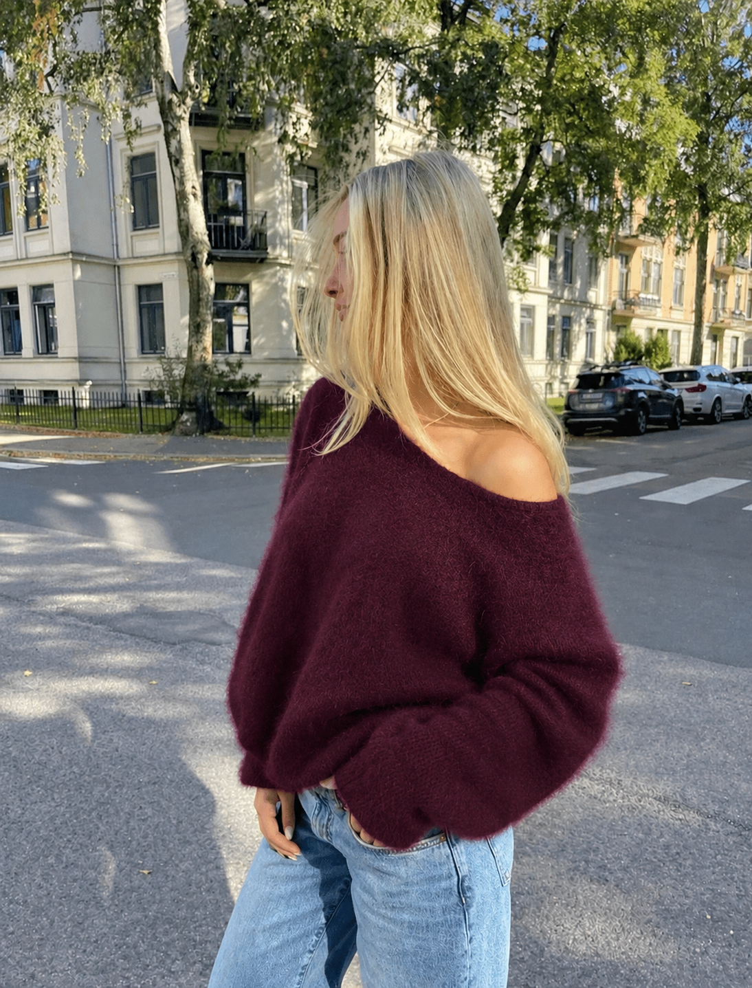 One shoulder trui bordeaux